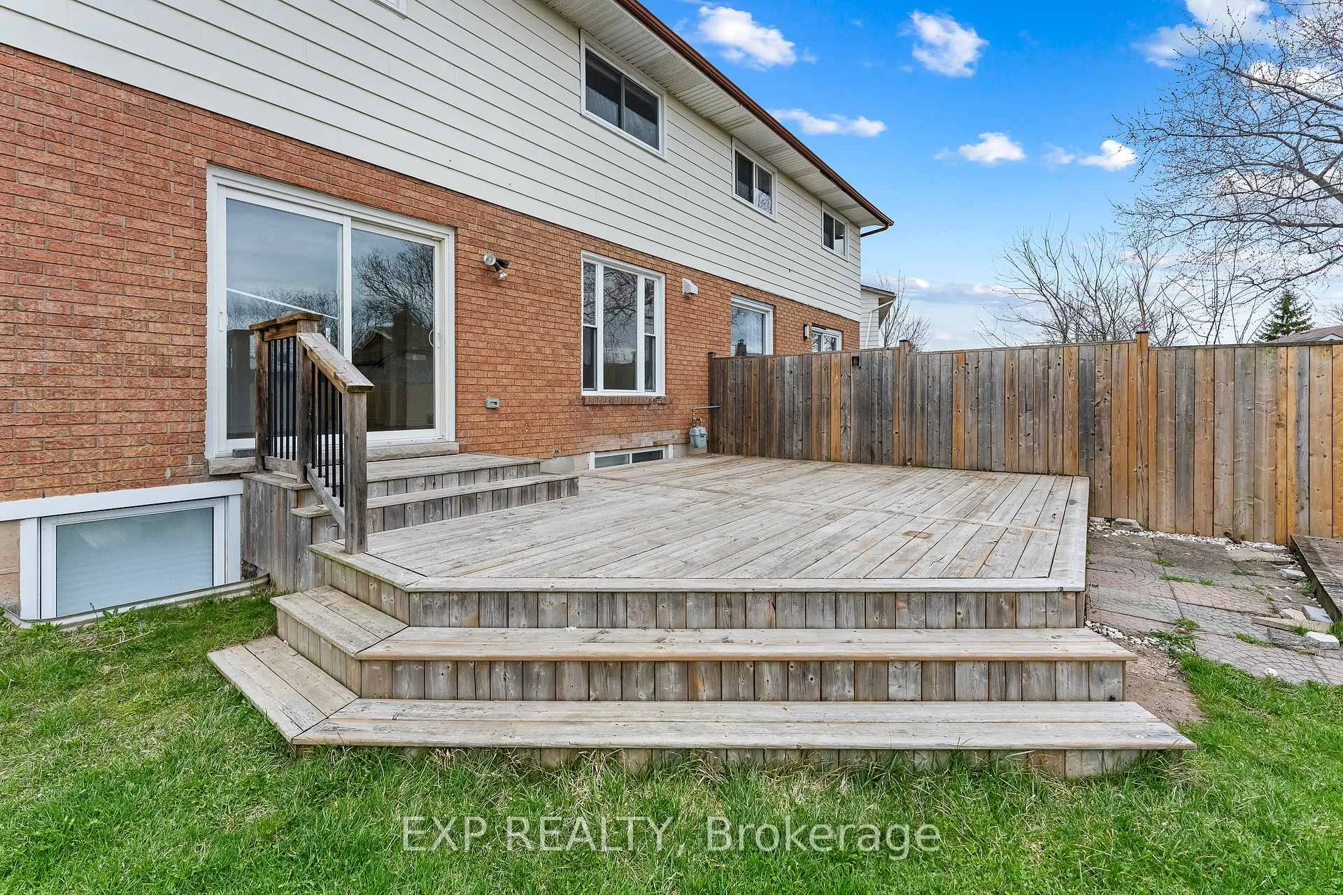 Photo 6 of Unit Unit 1, 14 Baxter Crescent, Thorold, Confederation Heights — HOMEH