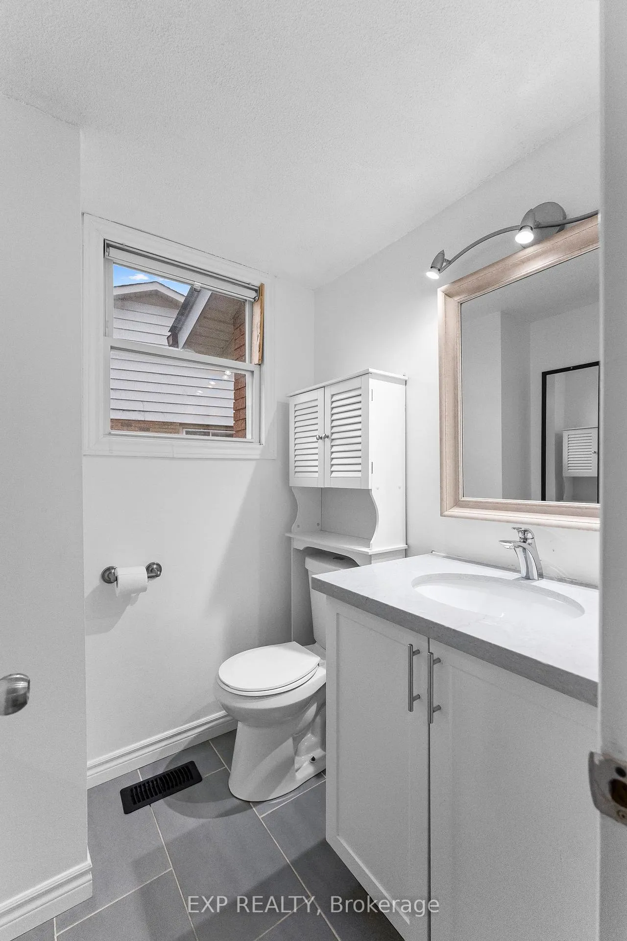Photo 11 of Unit Unit 1, 14 Baxter Crescent, Thorold, Confederation Heights — HOMEH