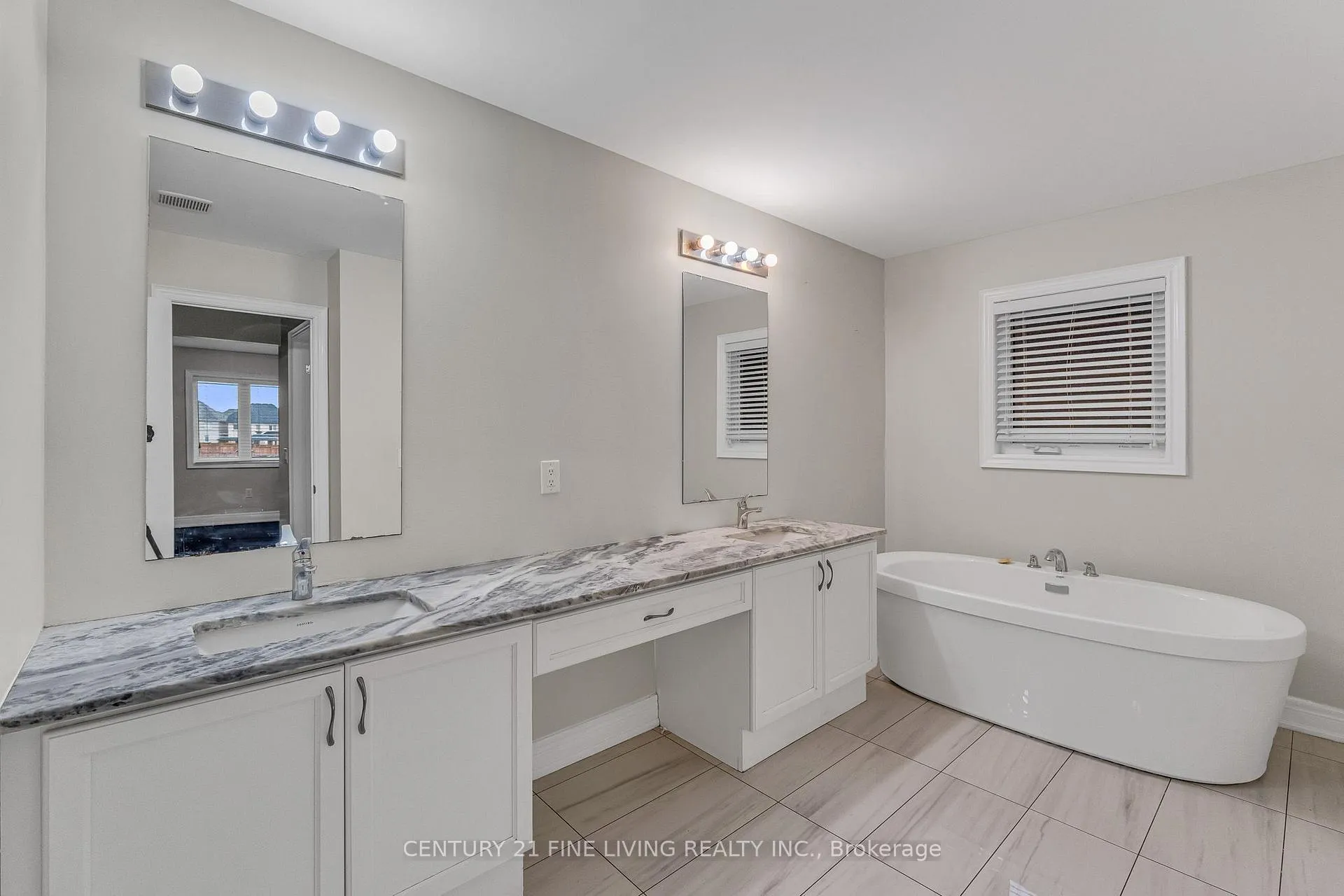 Photo 29 of 64 George Gray Drive, Brampton, Sandringham-Wellington North — HOMEH