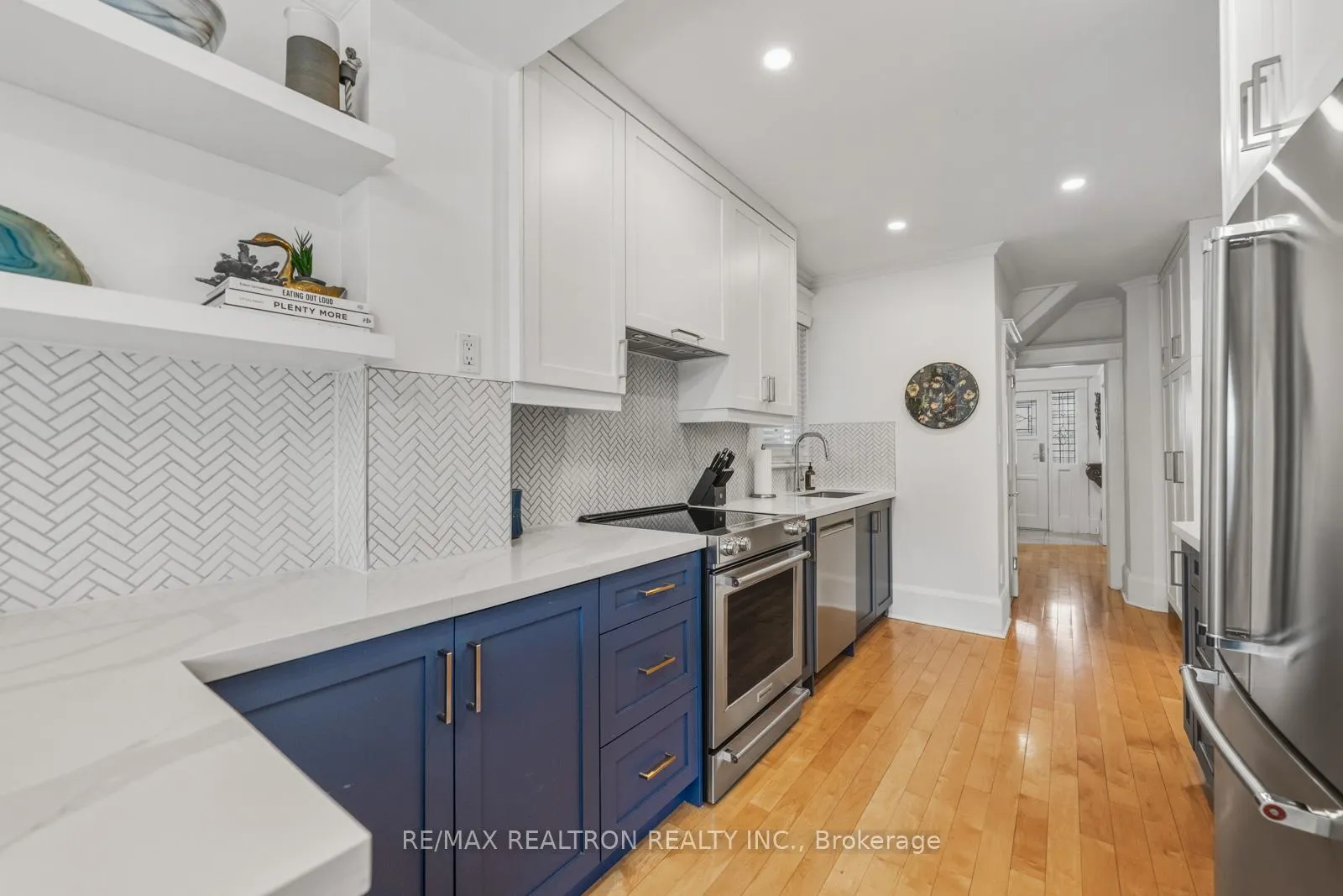 Photo 11 of 126 Pinewood Avenue, Toronto, Humewood-Cedarvale — HOMEH