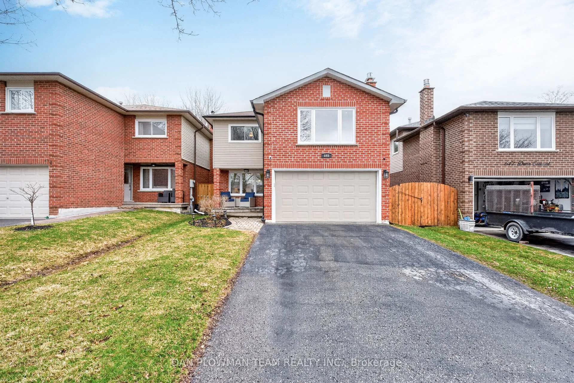 Photo 2 of 649 Dunn Crescent, Pickering, Rosebank — HOMEH