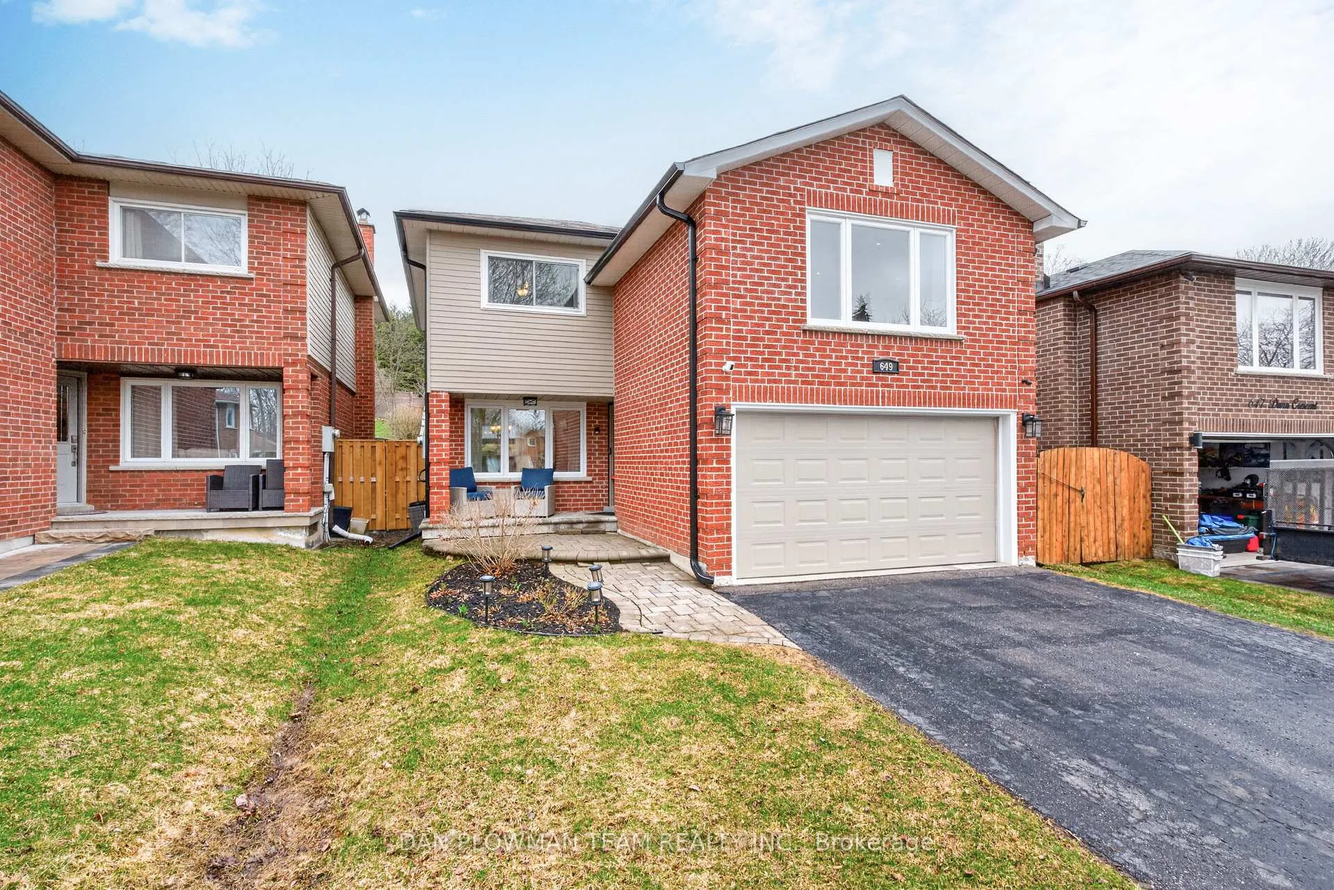 Photo 3 of 649 Dunn Crescent, Pickering, Rosebank — HOMEH