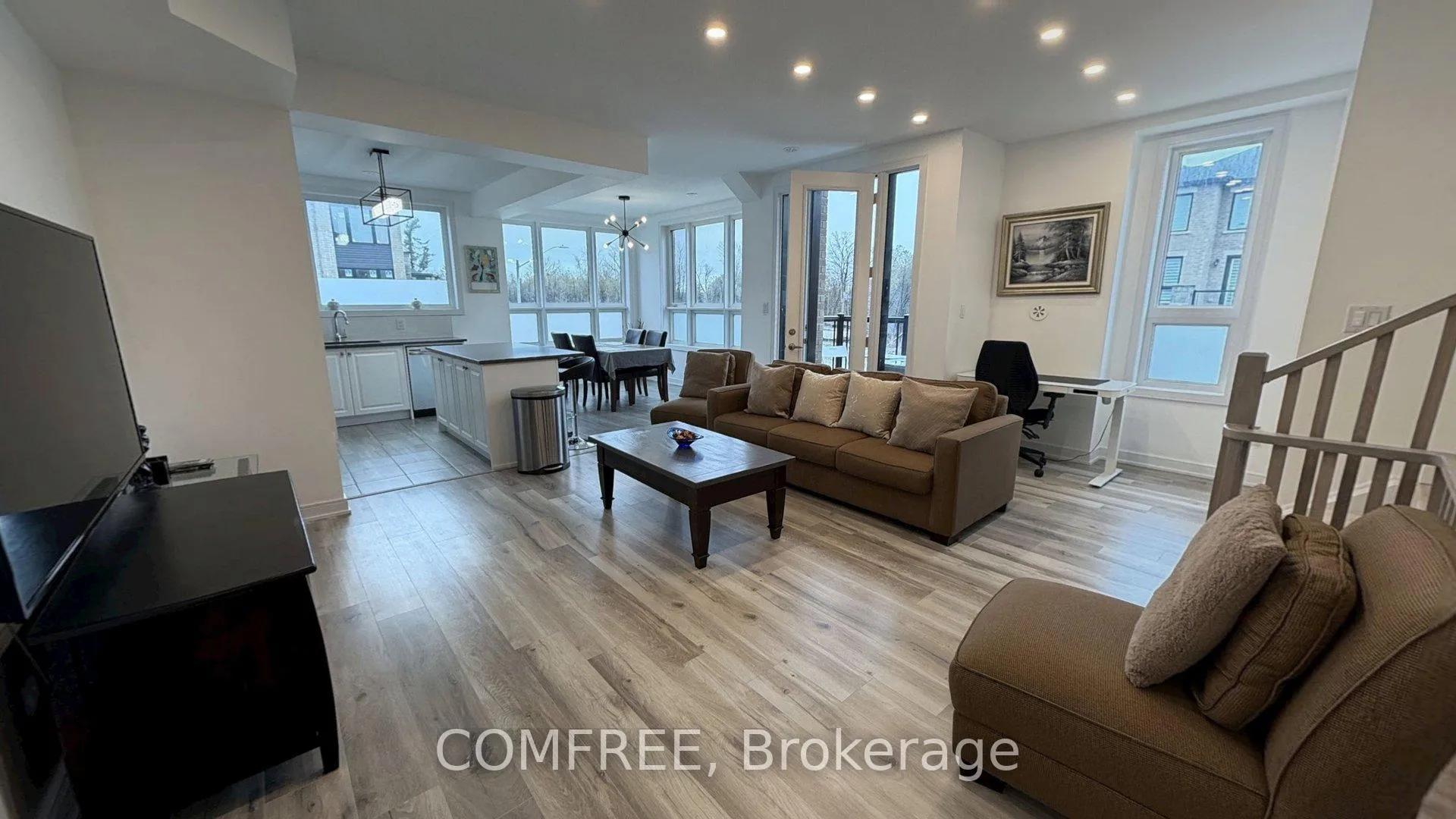 Photo 3 of 1 Red Maple Lane, Barrie, Innis-Shore — HOMEH