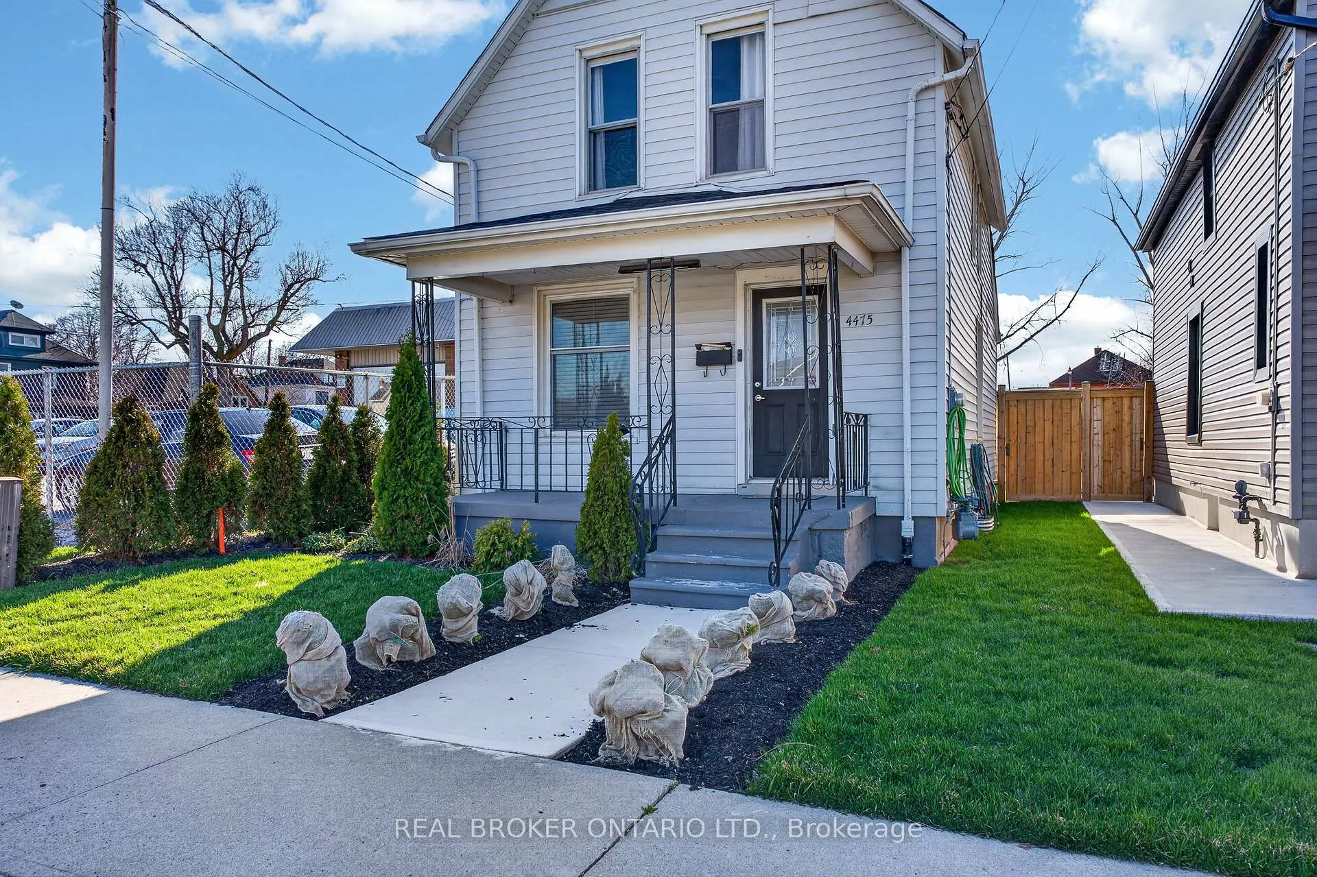 Photo 2 of 4475 First Avenue, Niagara Falls, Downtown — HOMEH