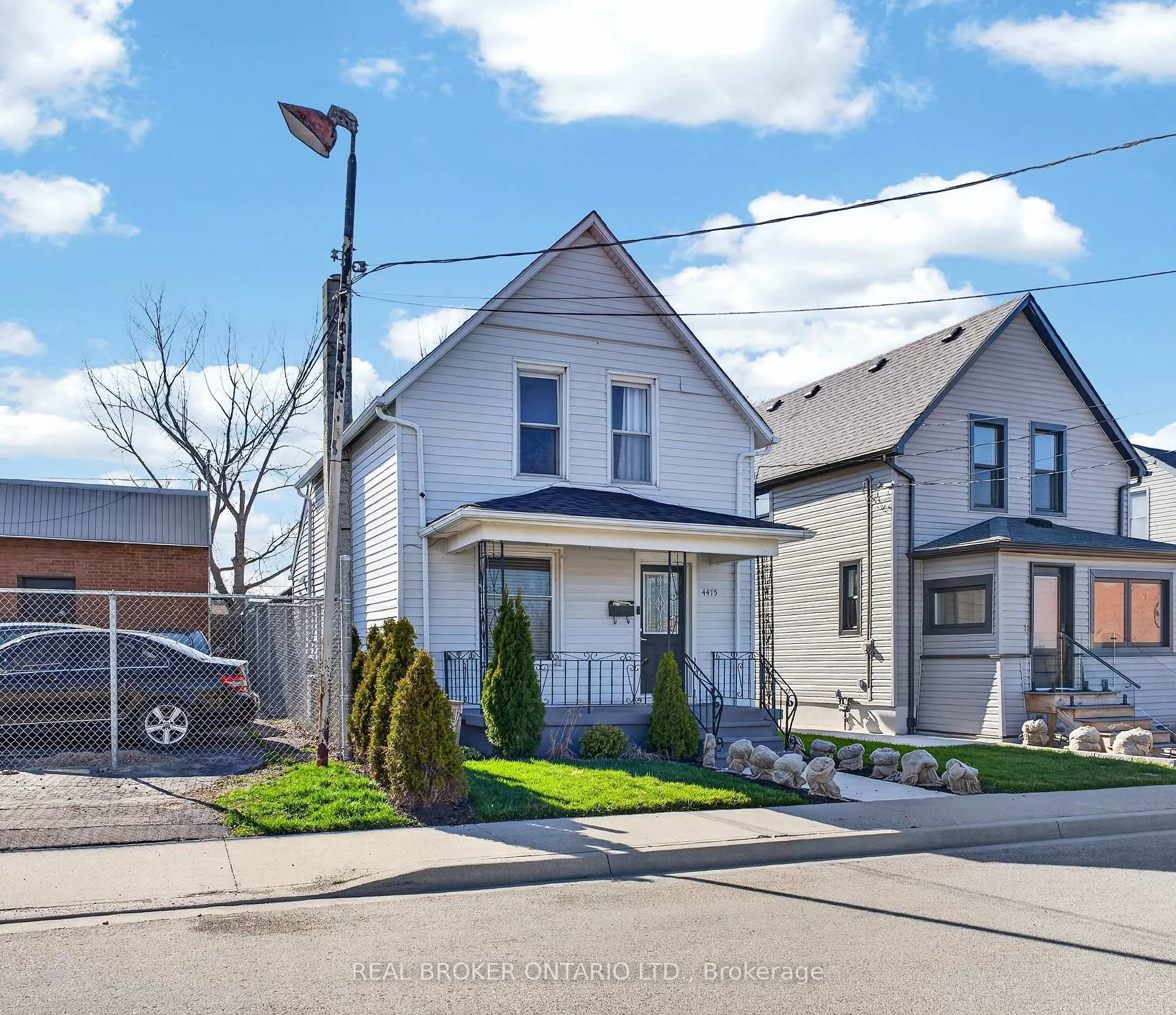 Photo 3 of 4475 First Avenue, Niagara Falls, Downtown — HOMEH