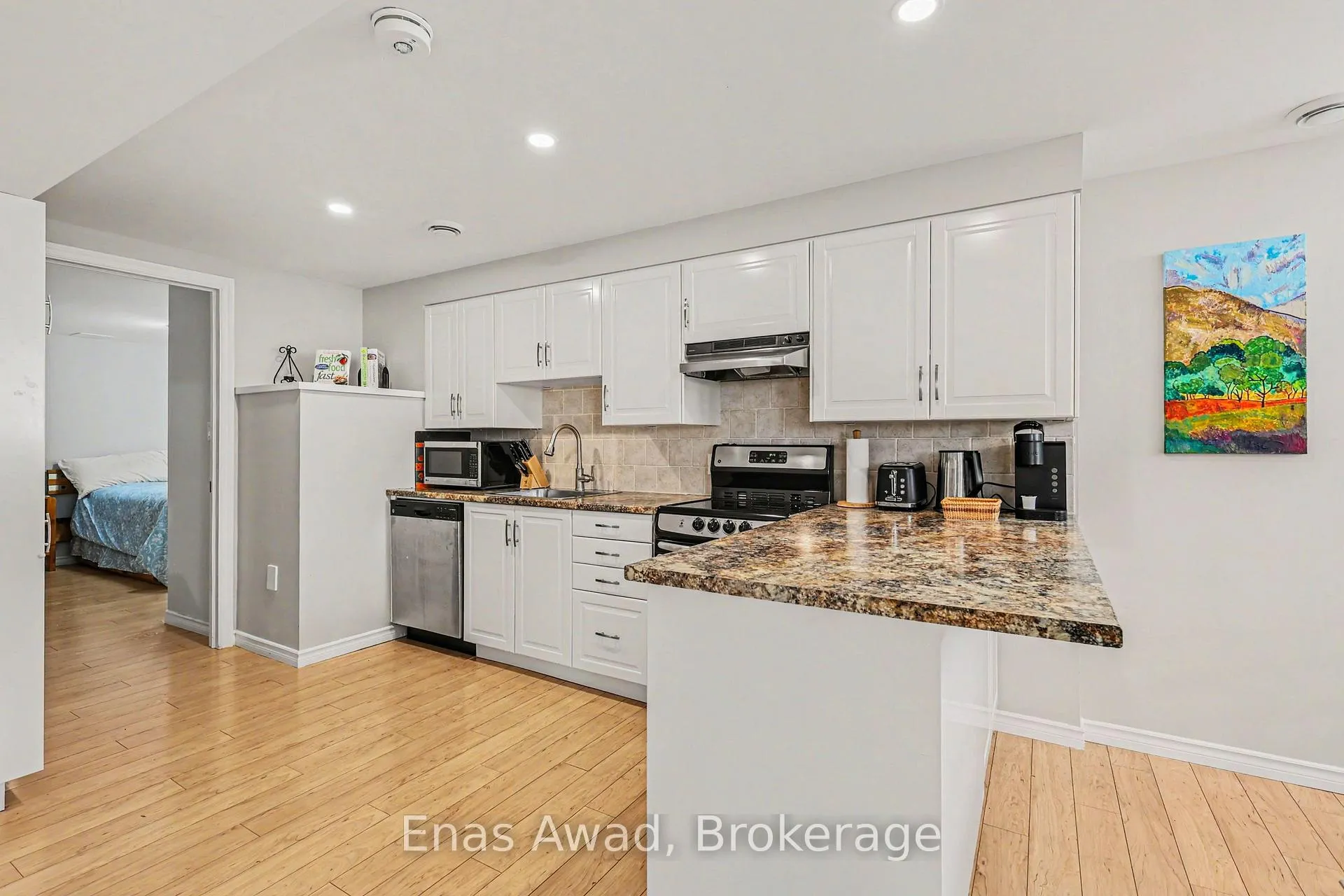 Photo 8 of 170 Anna Avenue, Ottawa, Carlington — HOMEH