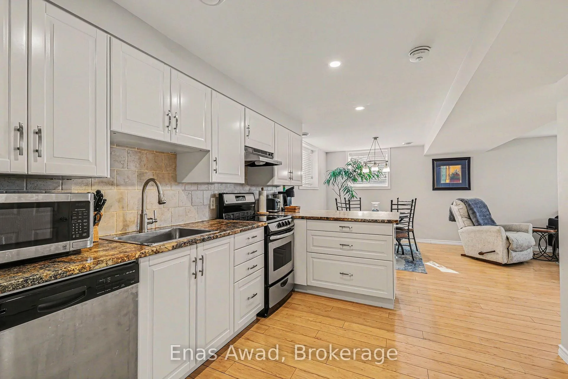 Photo 9 of 170 Anna Avenue, Ottawa, Carlington — HOMEH