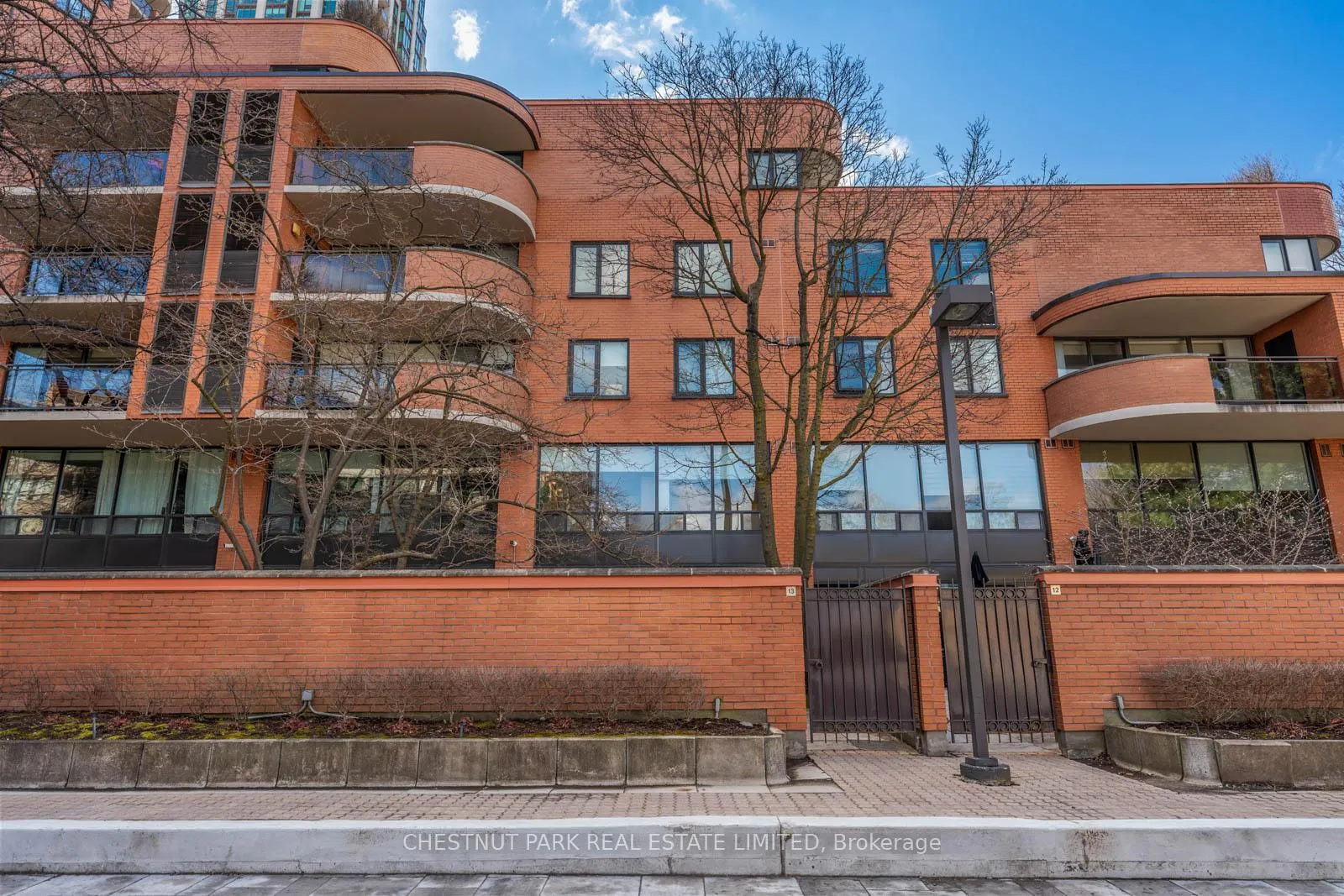 Photo 4 of Unit TH13, 260 Heath Street W, Toronto, Forest Hill South — HOMEH