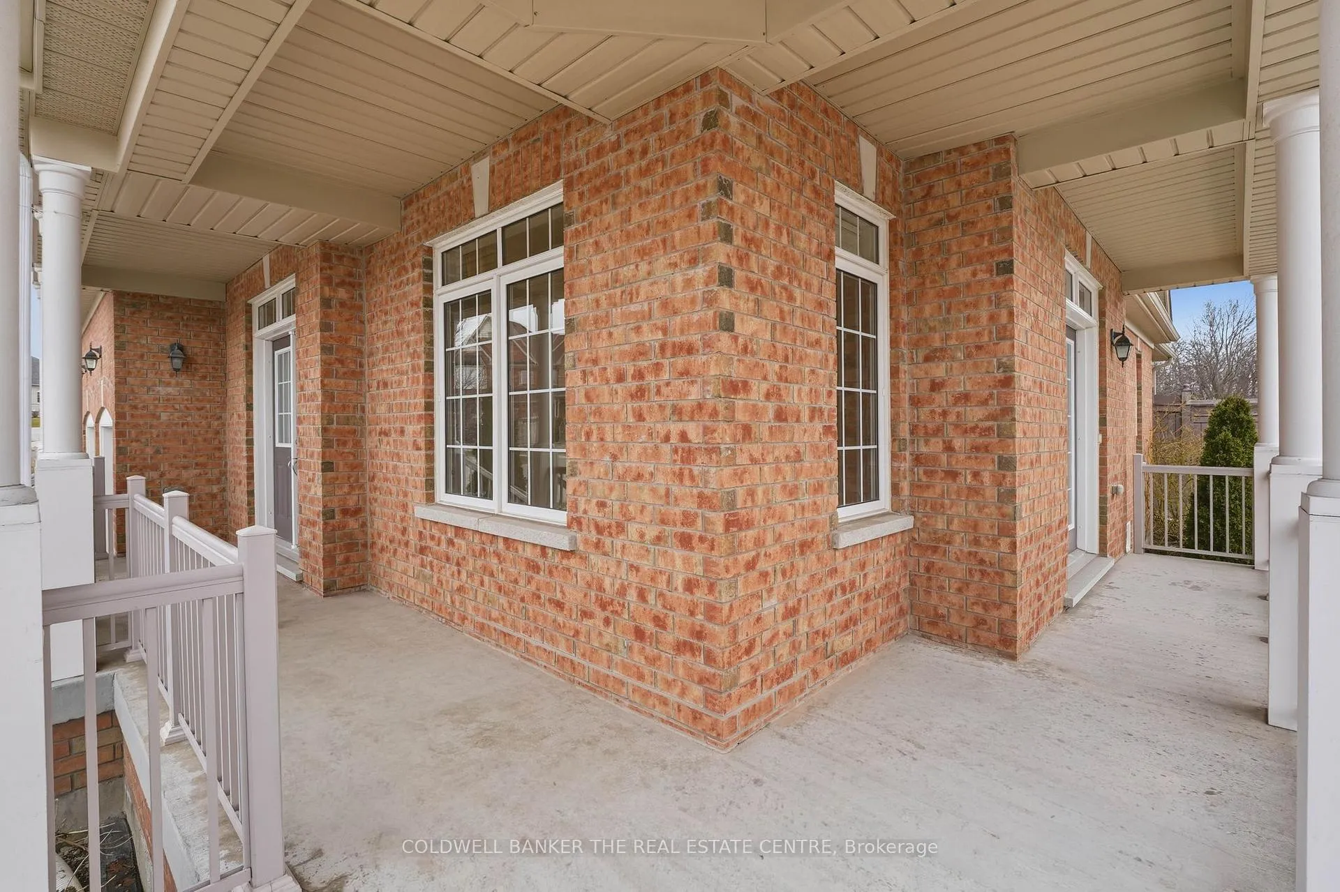 Photo 8 of 264 Kozlov Street, Barrie, West Bayfield — HOMEH