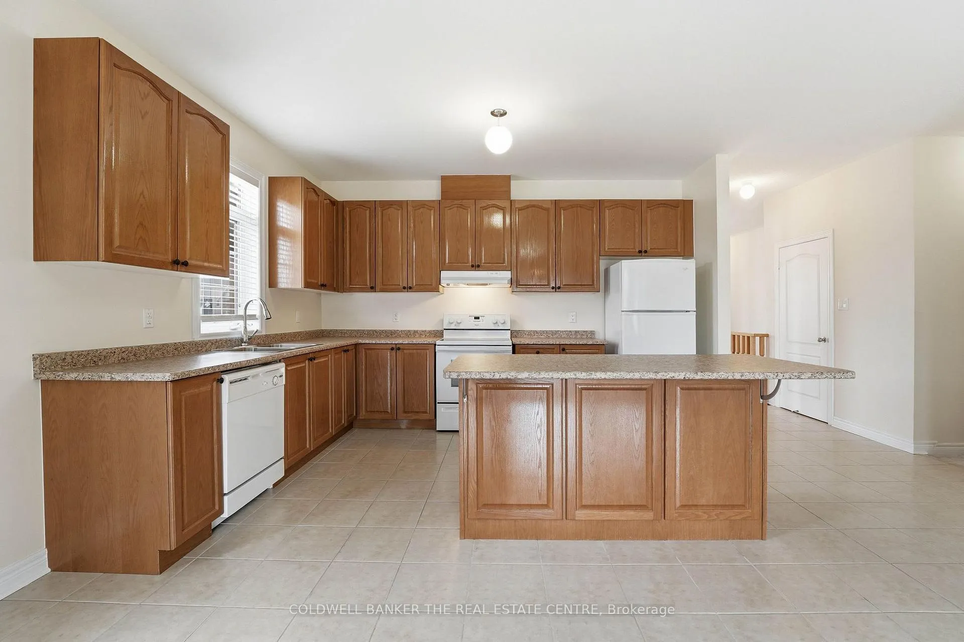 Photo 17 of 264 Kozlov Street, Barrie, West Bayfield — HOMEH