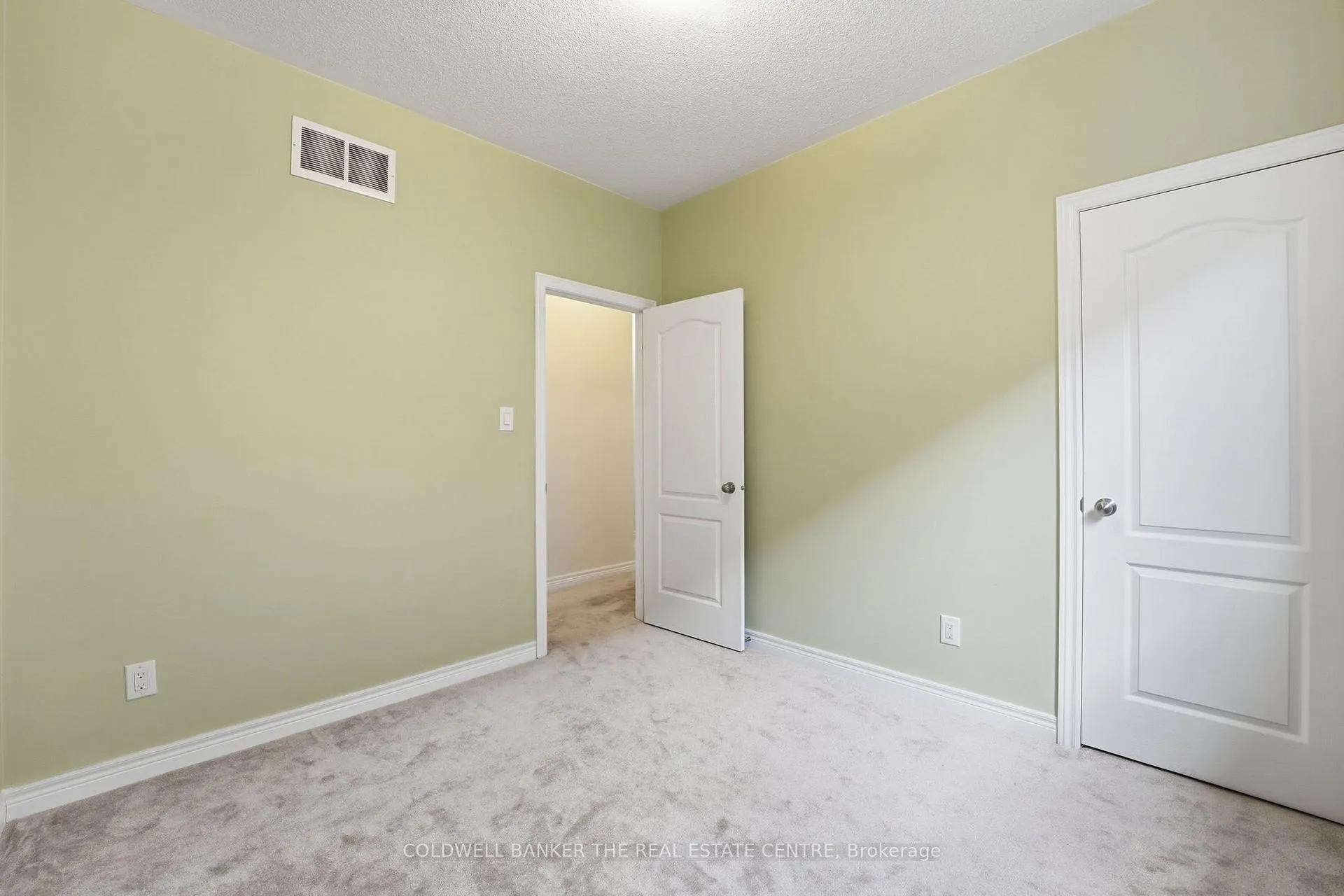 Photo 33 of 264 Kozlov Street, Barrie, West Bayfield — HOMEH