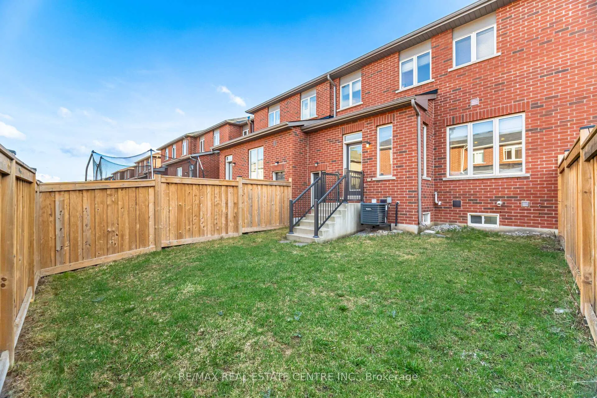 Photo 49 of 87 Bronson Terrace, Milton, Ford — HOMEH
