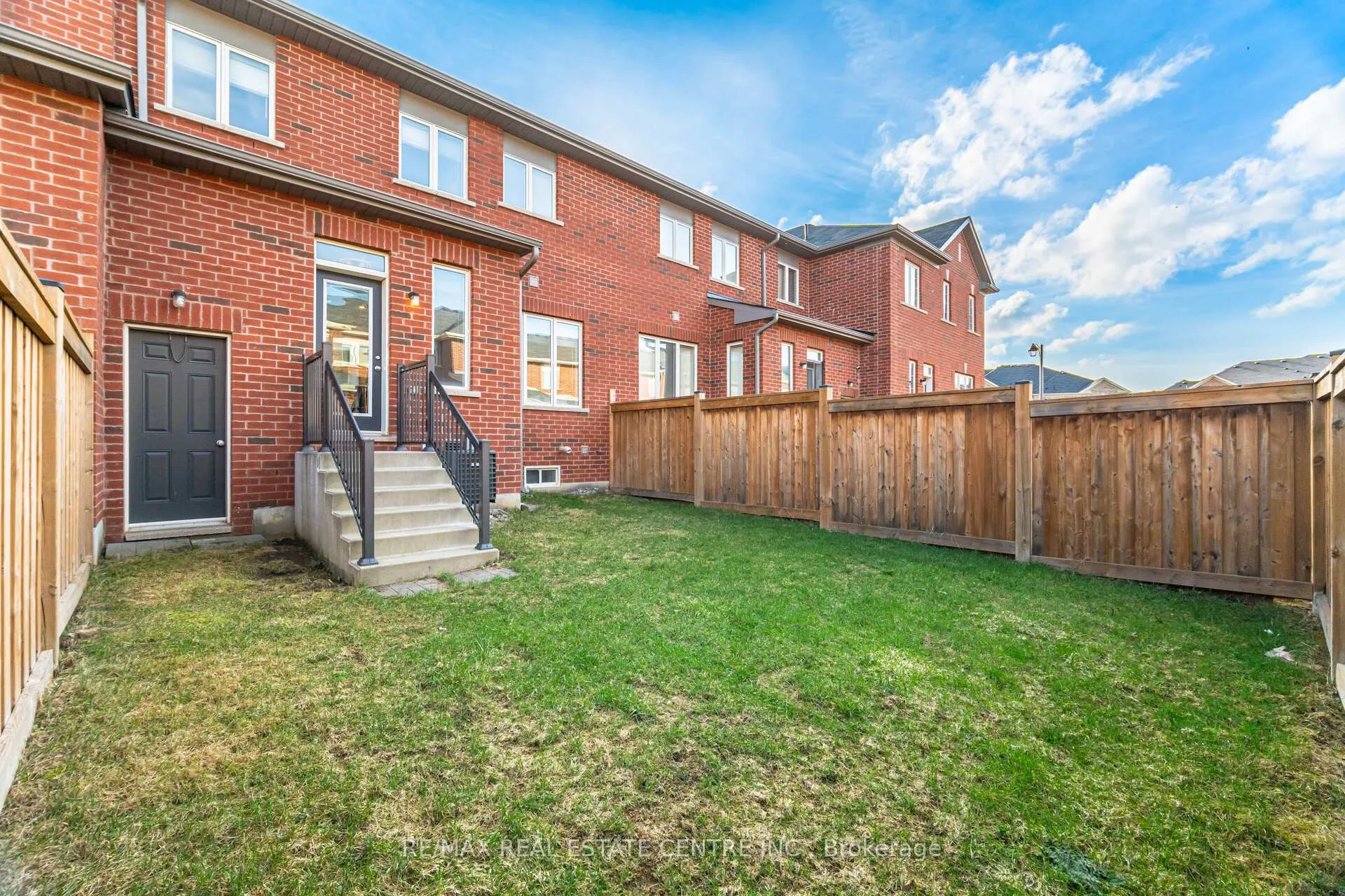 Photo 50 of 87 Bronson Terrace, Milton, Ford — HOMEH