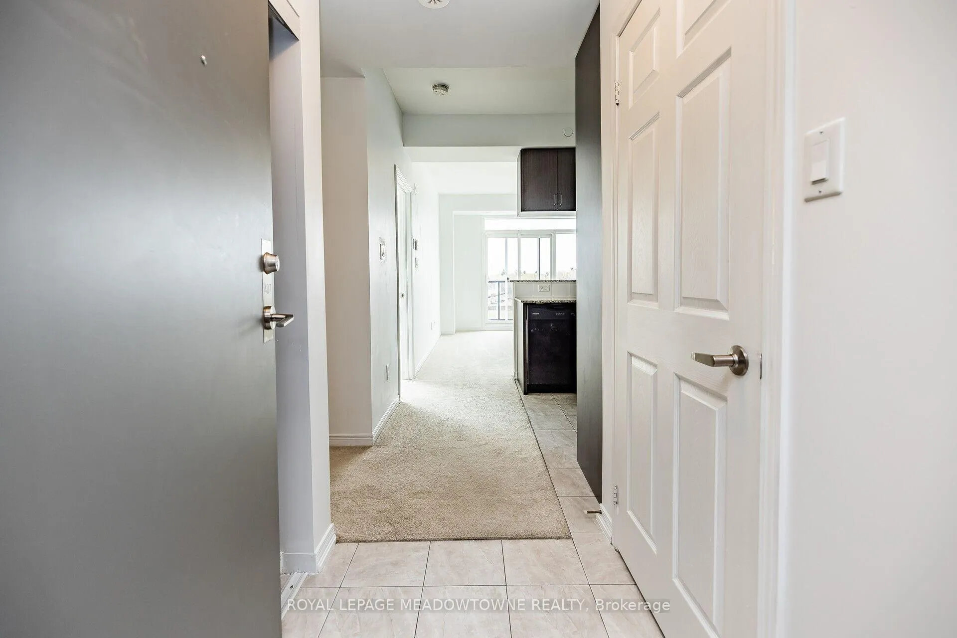 Photo 3 of Unit 407, 50 Sky Harbour Drive, Brampton, Bram West — HOMEH