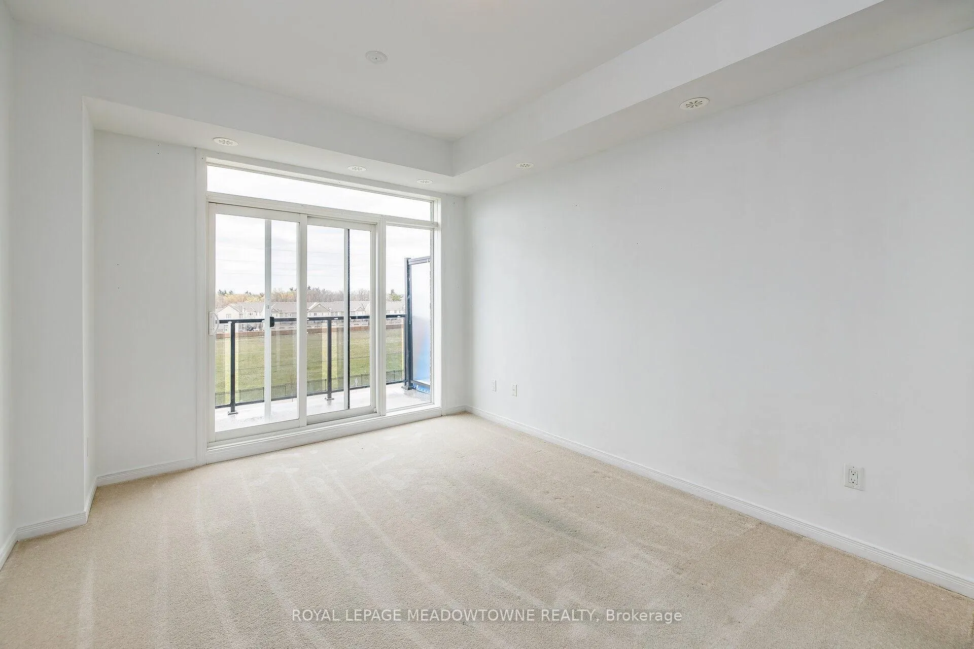 Photo 10 of Unit 407, 50 Sky Harbour Drive, Brampton, Bram West — HOMEH