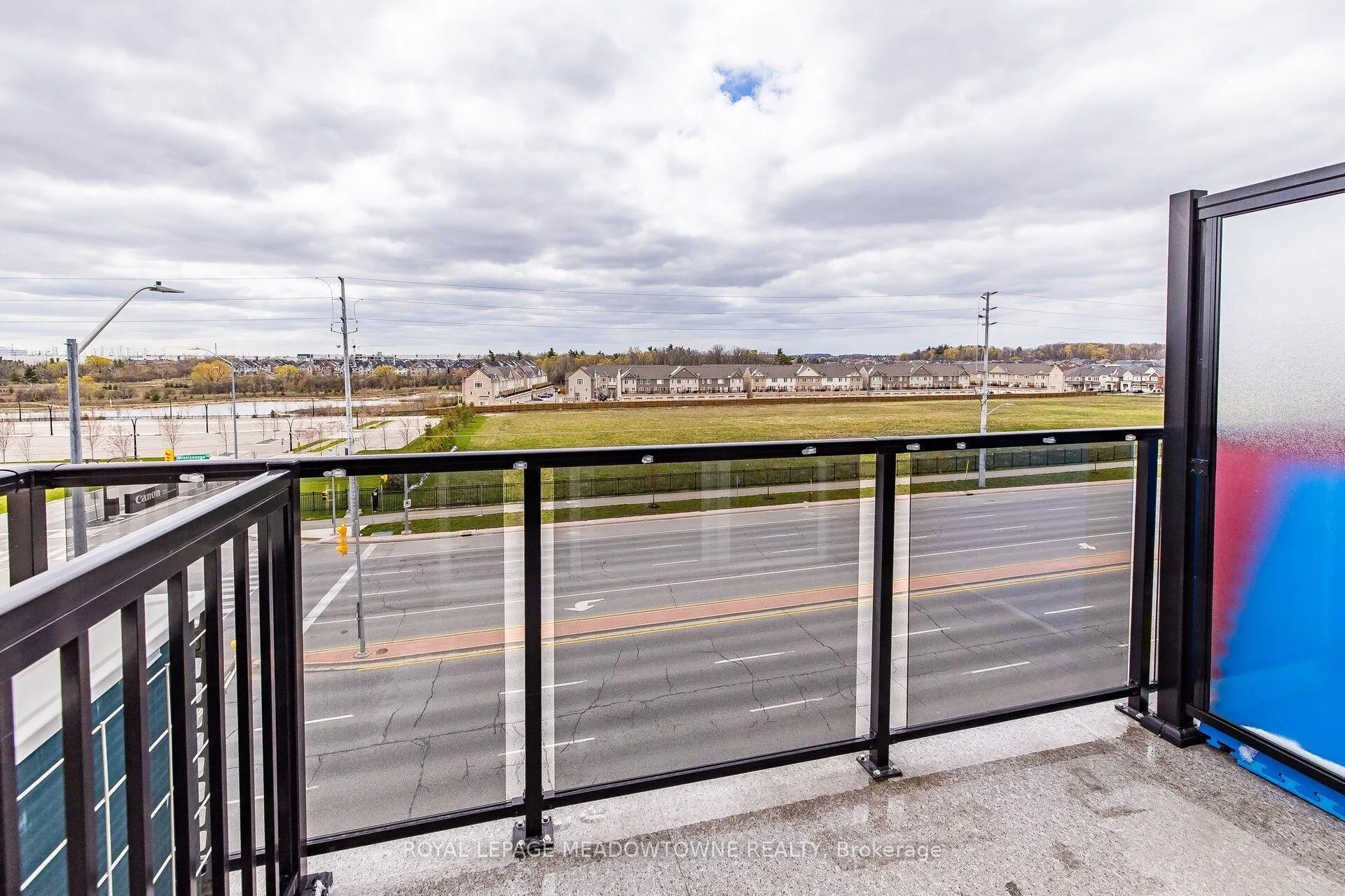 Photo 18 of Unit 407, 50 Sky Harbour Drive, Brampton, Bram West — HOMEH