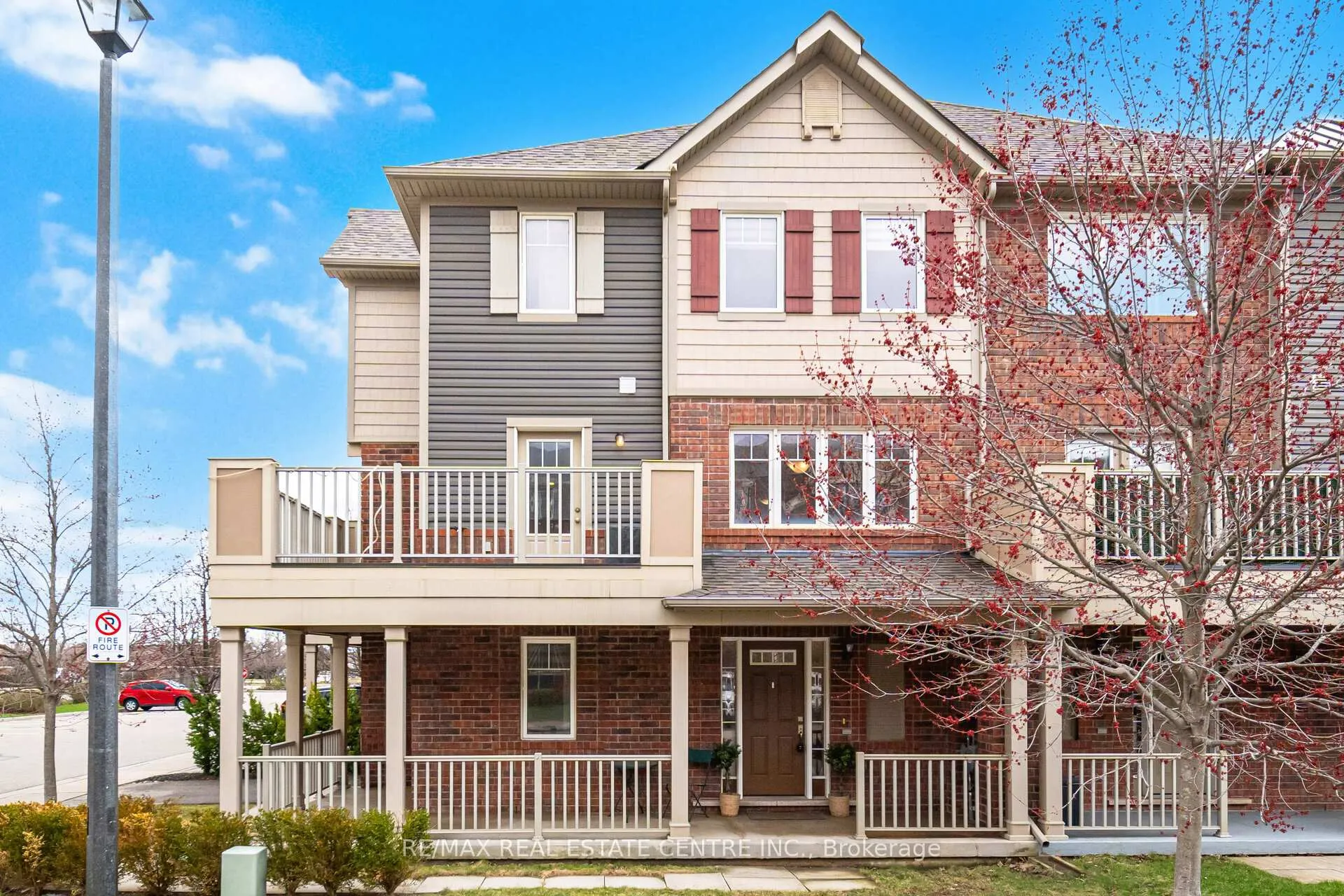 Photo 3 of Unit 56, 3050 Rotary Way, Burlington, Alton — HOMEH