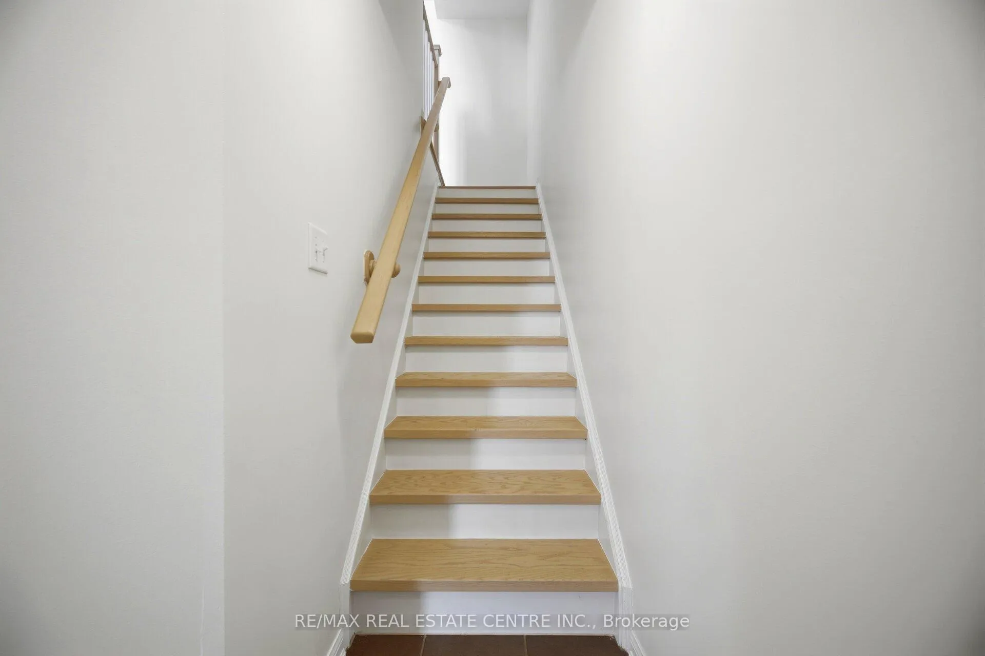 Photo 10 of Unit 56, 3050 Rotary Way, Burlington, Alton — HOMEH