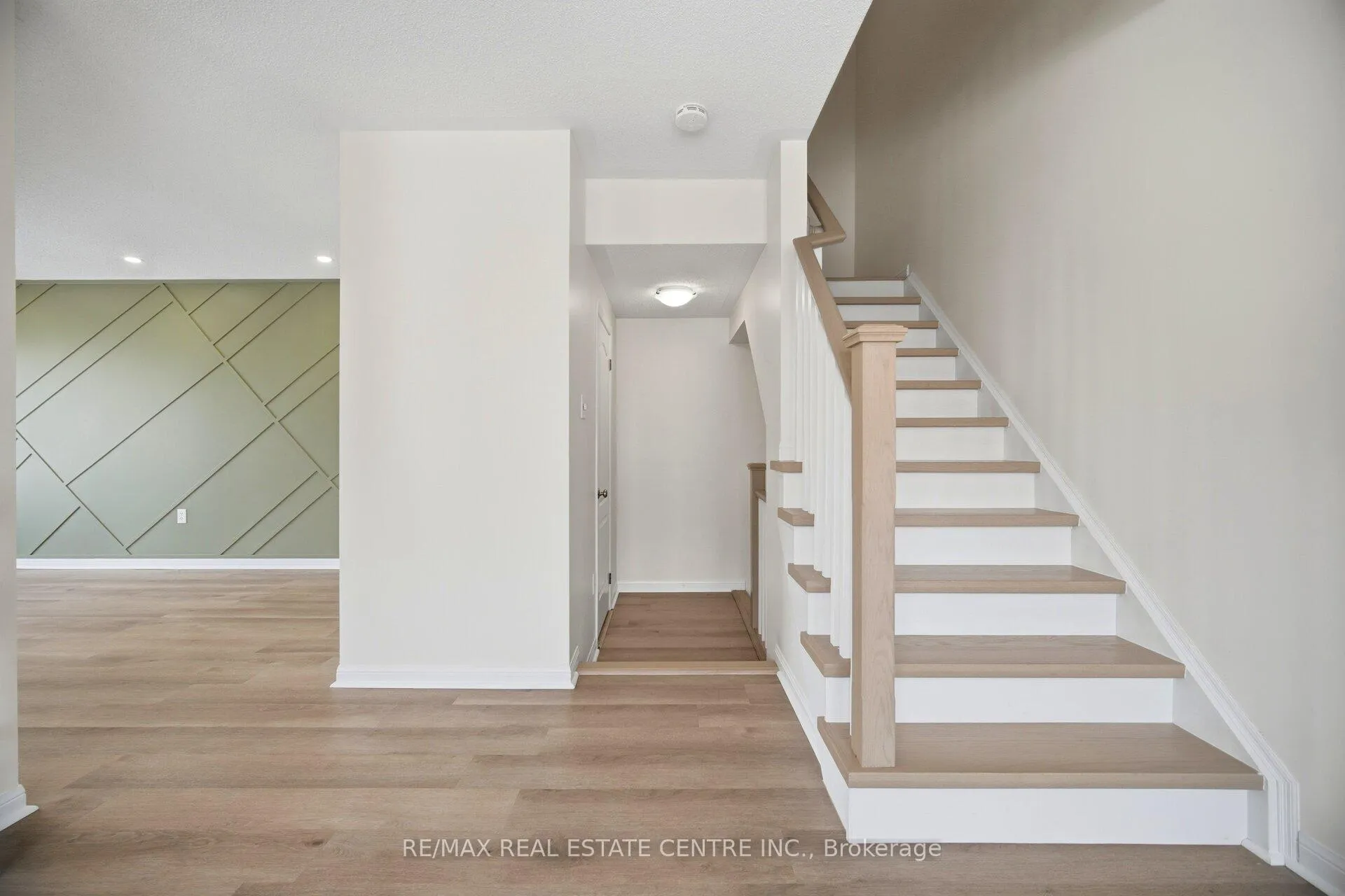 Photo 11 of Unit 56, 3050 Rotary Way, Burlington, Alton — HOMEH