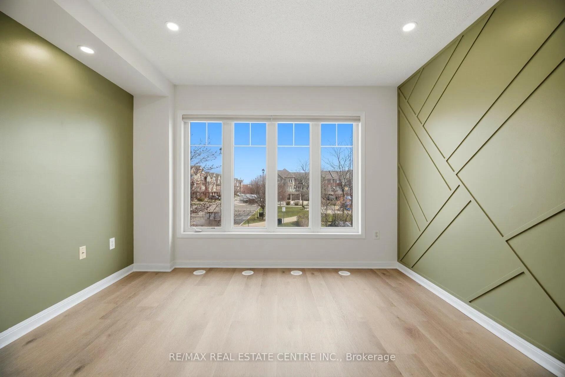 Photo 15 of Unit 56, 3050 Rotary Way, Burlington, Alton — HOMEH