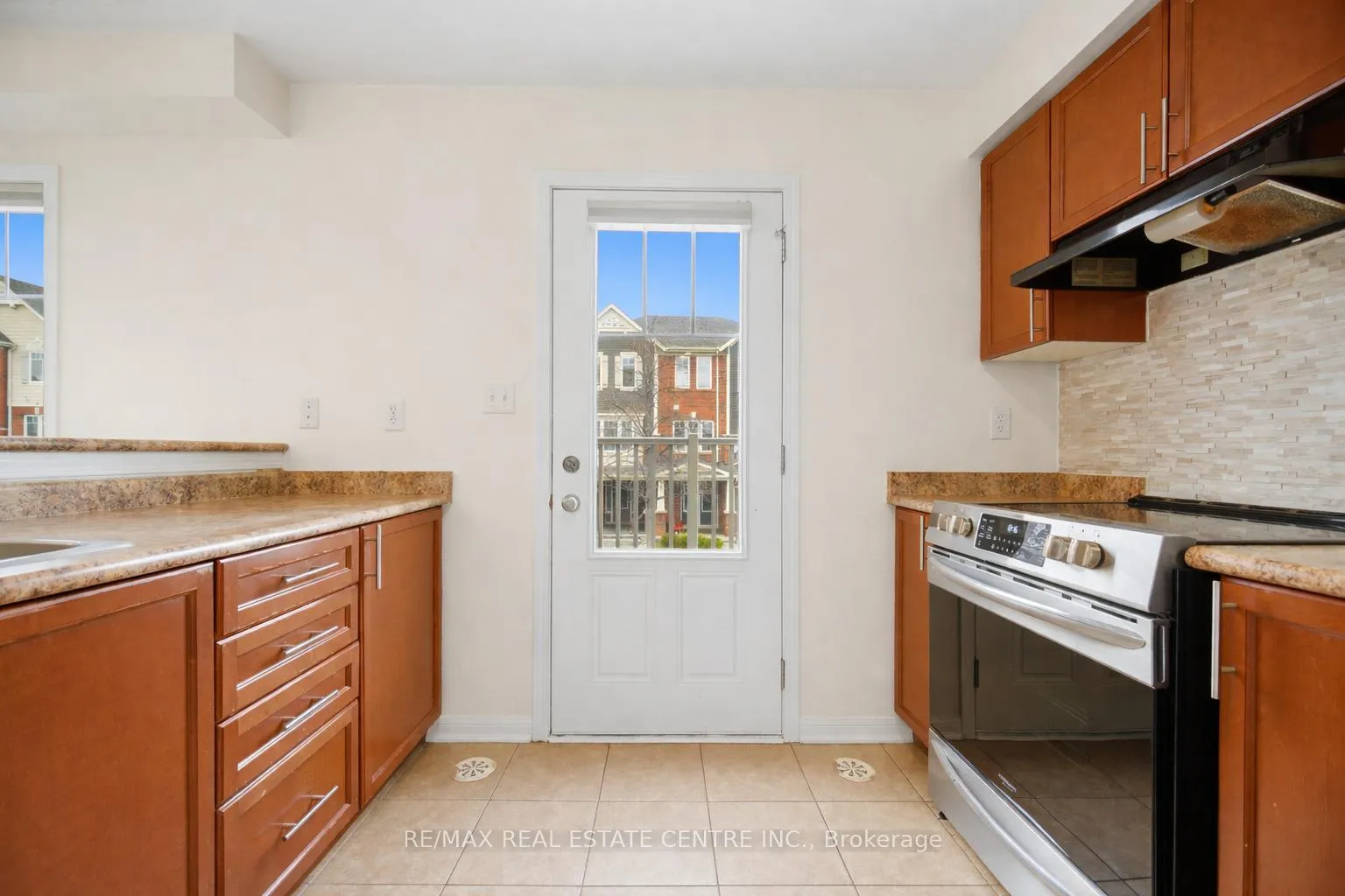 Photo 22 of Unit 56, 3050 Rotary Way, Burlington, Alton — HOMEH
