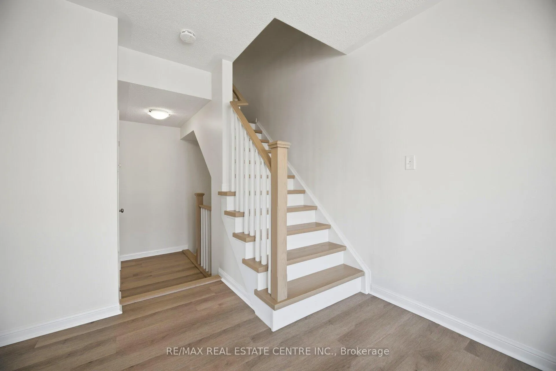 Photo 27 of Unit 56, 3050 Rotary Way, Burlington, Alton — HOMEH
