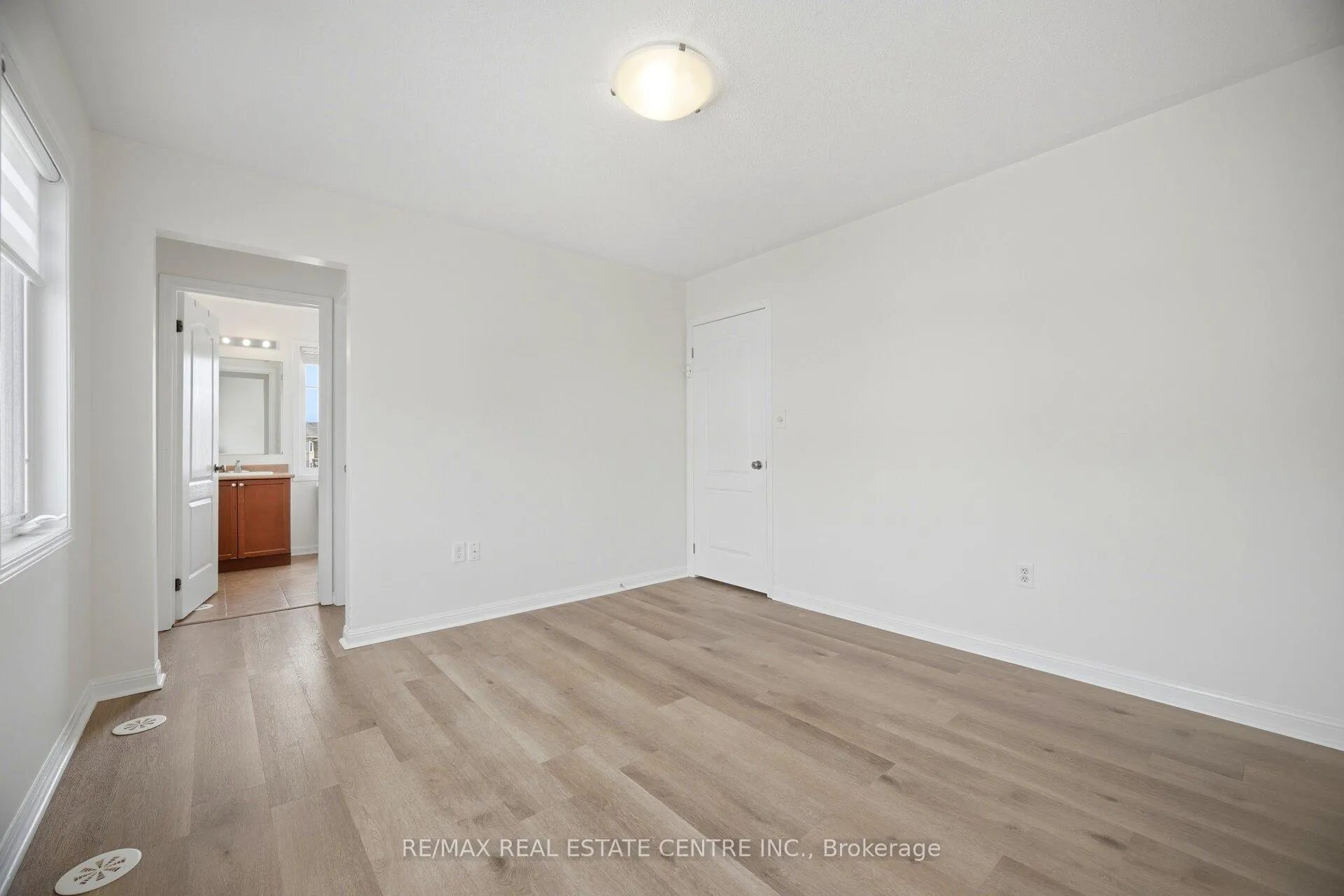 Photo 32 of Unit 56, 3050 Rotary Way, Burlington, Alton — HOMEH