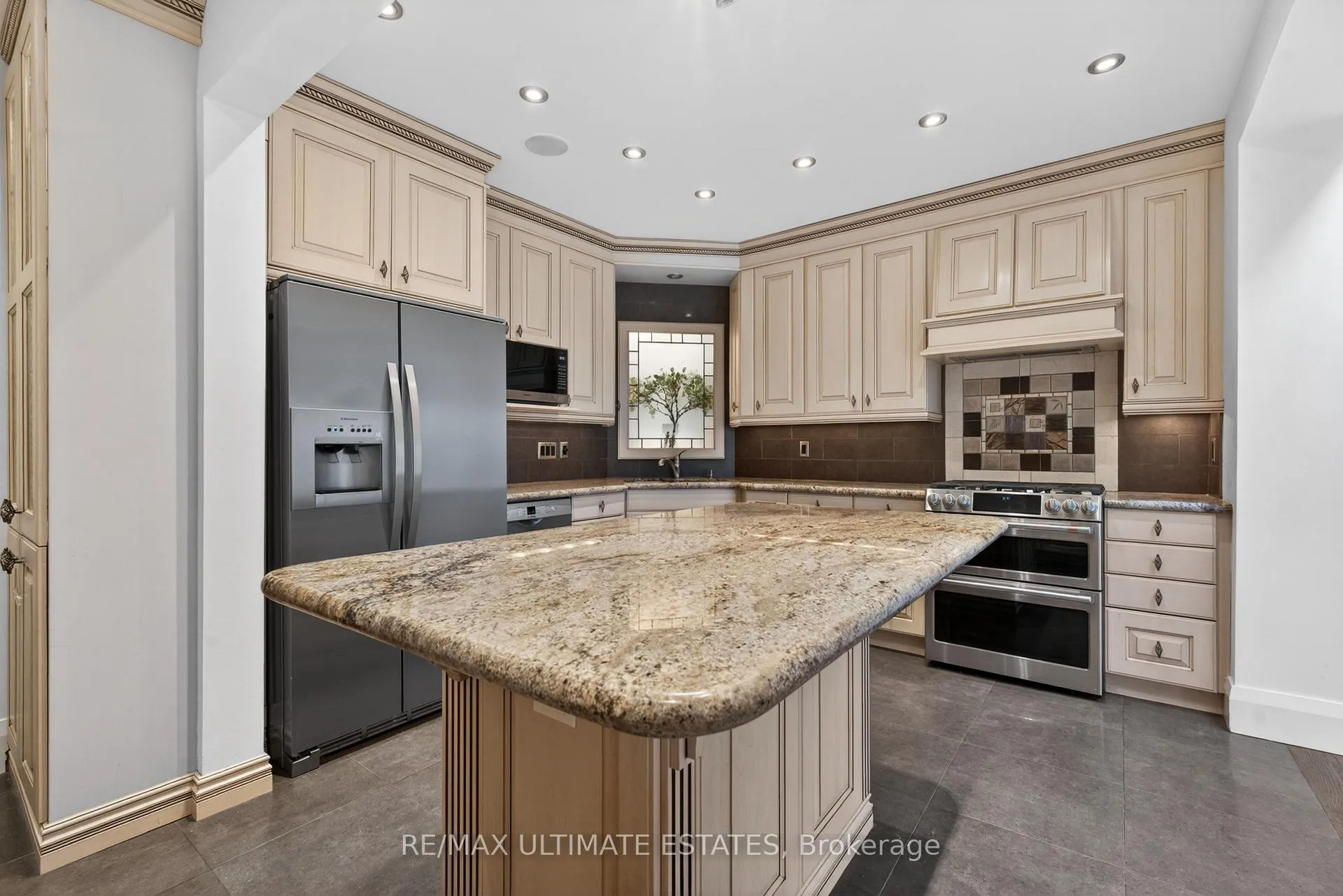 Photo 6 of 124 Lawrence Avenue E, Toronto, Lawrence Park North — HOMEH