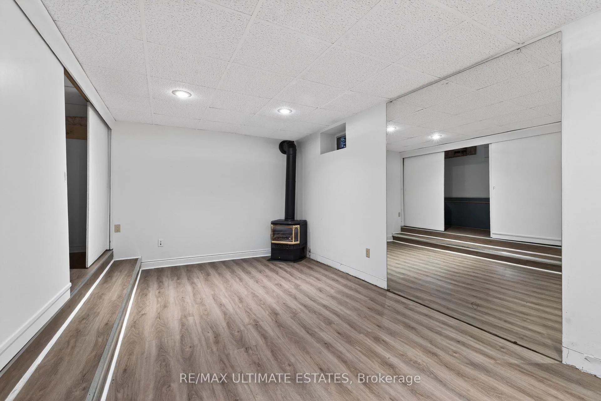 Photo 23 of 124 Lawrence Avenue E, Toronto, Lawrence Park North — HOMEH