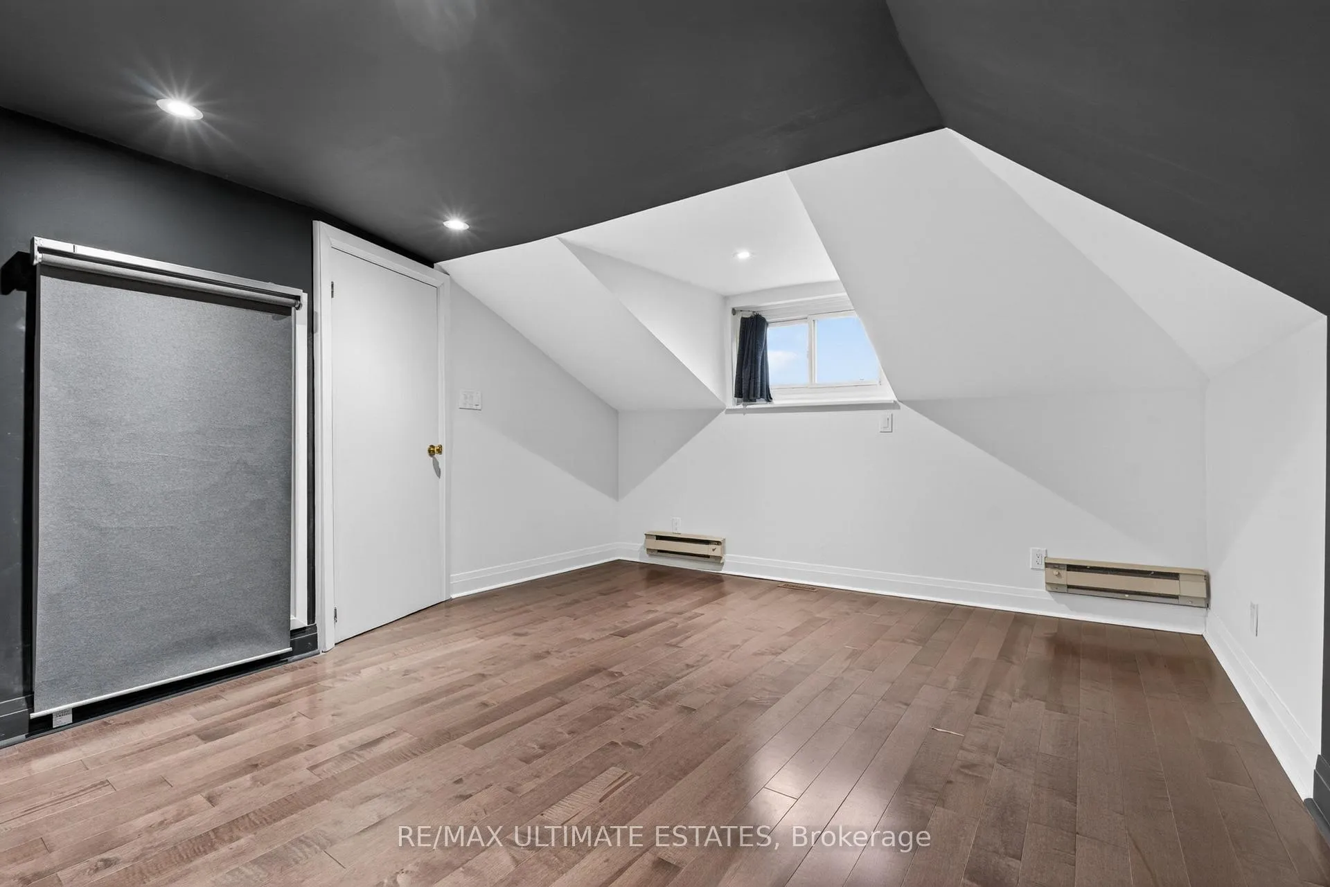 Photo 32 of 124 Lawrence Avenue E, Toronto, Lawrence Park North — HOMEH