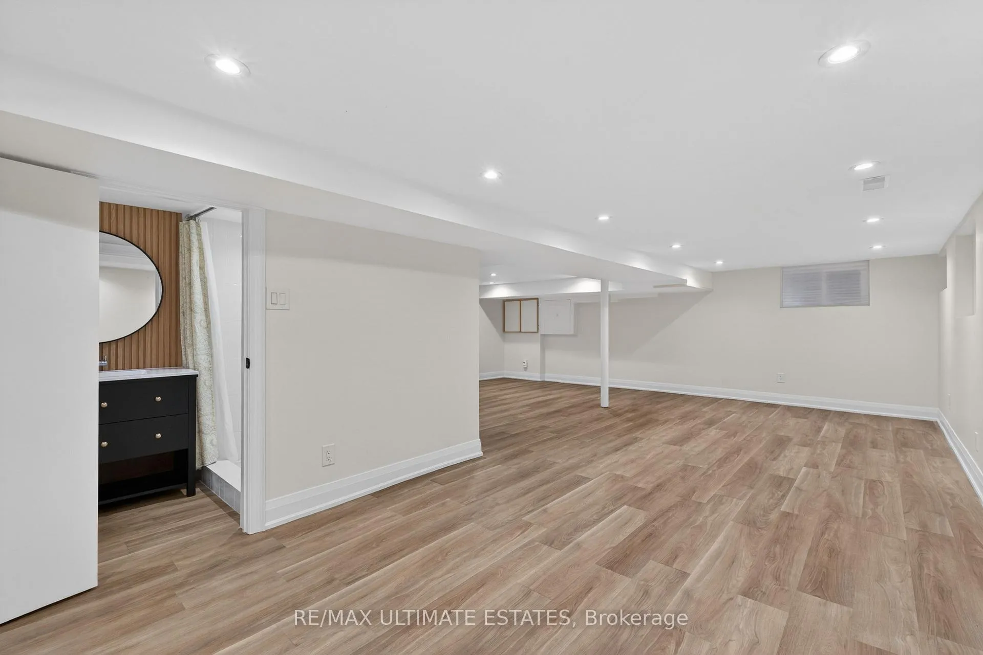 Photo 38 of 124 Lawrence Avenue E, Toronto, Lawrence Park North — HOMEH