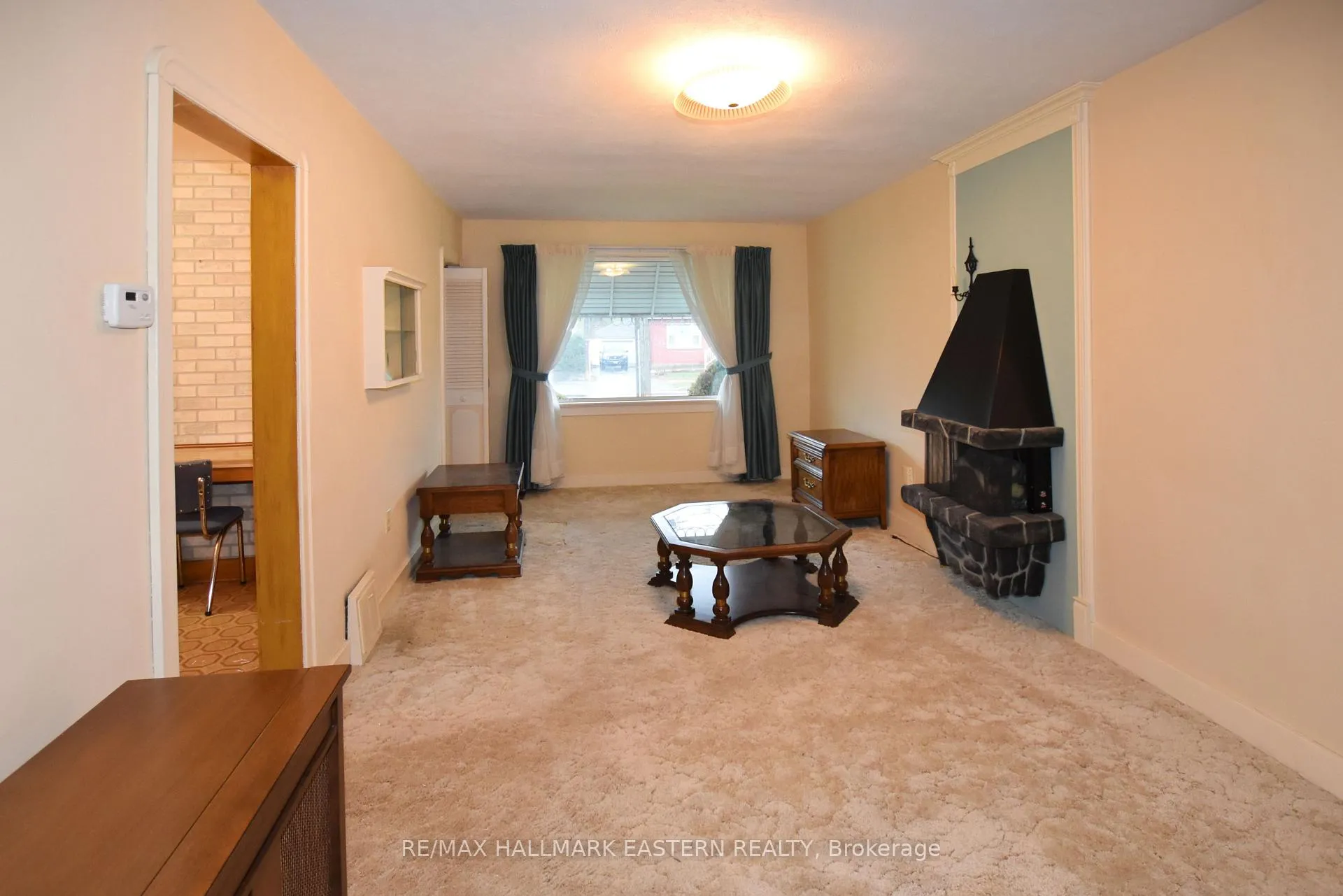 Photo 5 of 630 Cameron Street, Peterborough, Otonabee Ward 1 — HOMEH
