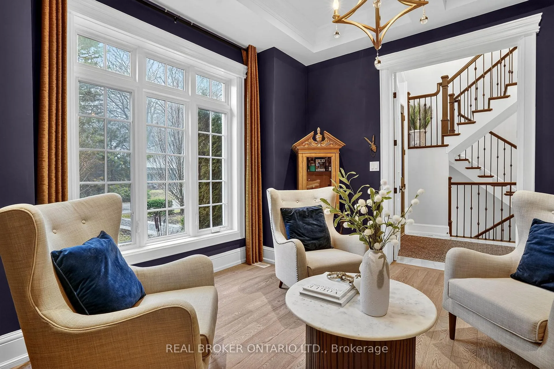 Photo 4 of 125 Central Drive, Hamilton, Ancaster — HOMEH