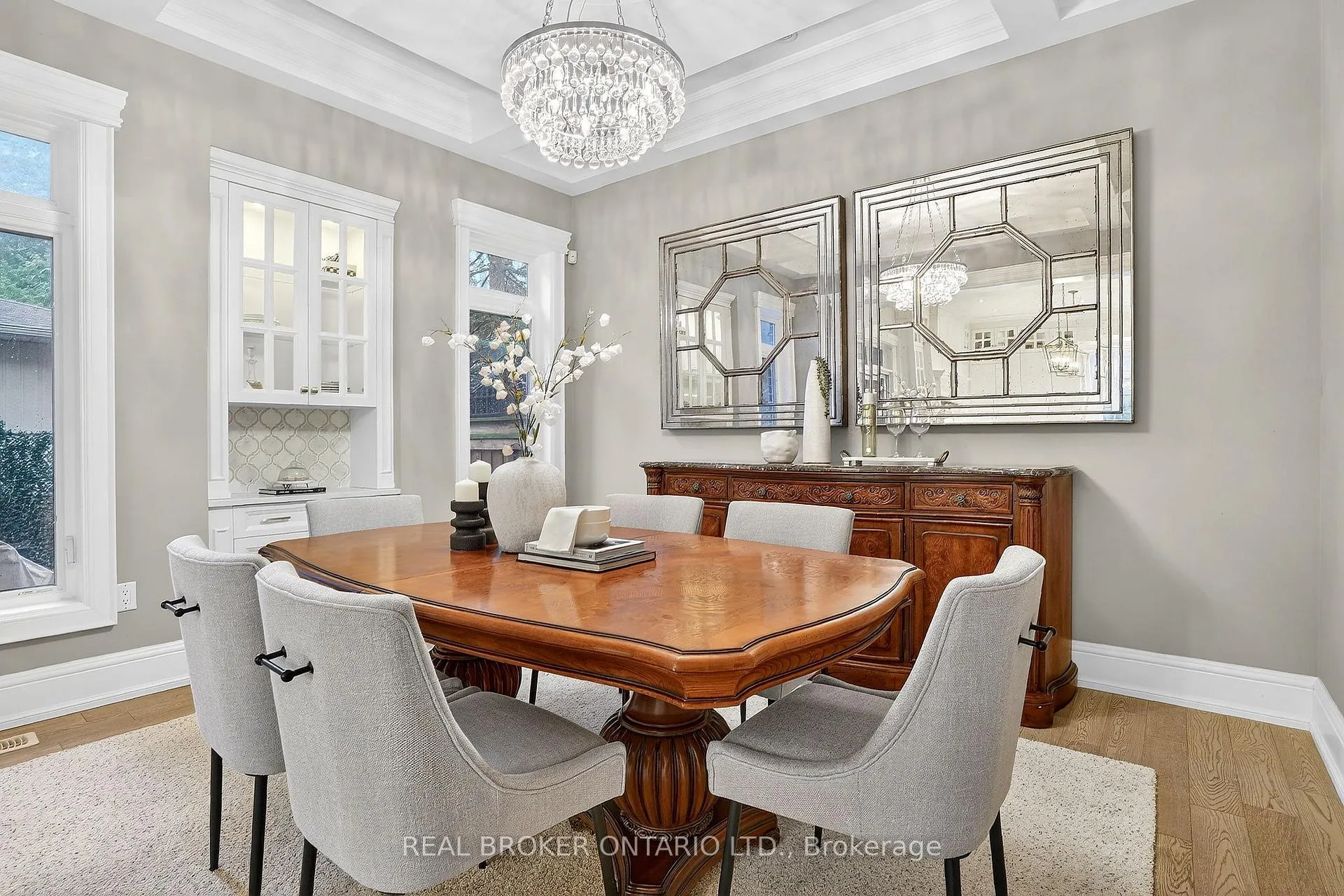 Photo 5 of 125 Central Drive, Hamilton, Ancaster — HOMEH