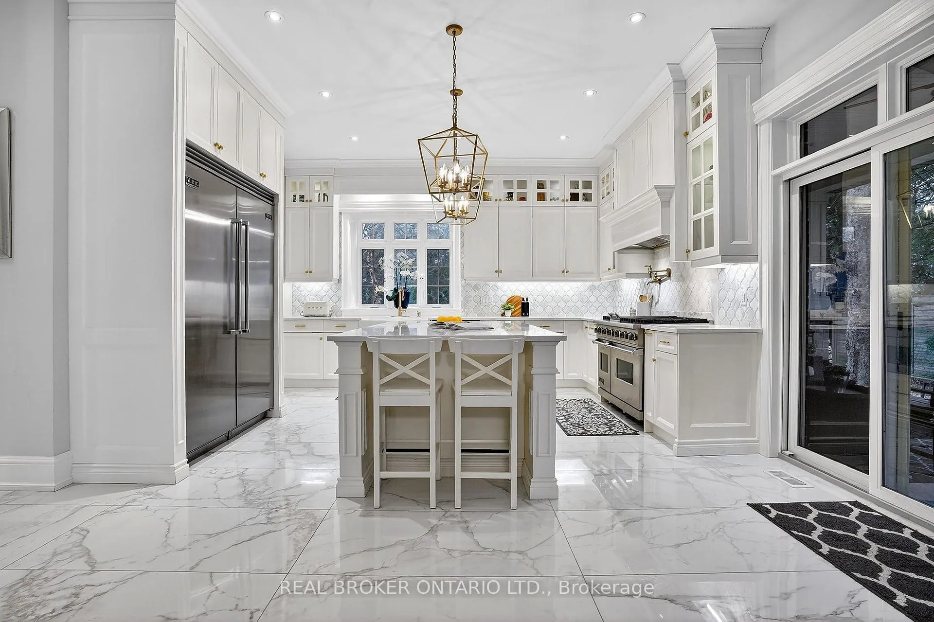 Photo 16 of 125 Central Drive, Hamilton, Ancaster — HOMEH