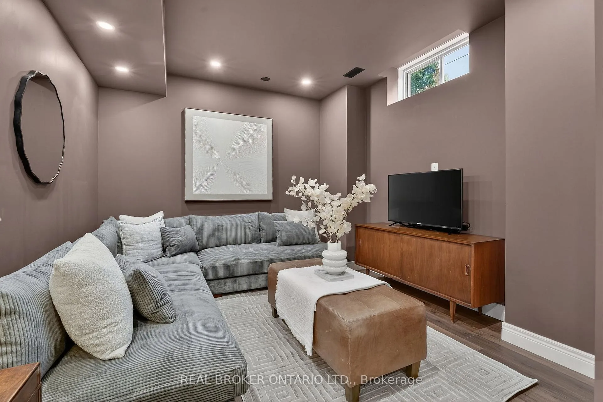 Photo 37 of 125 Central Drive, Hamilton, Ancaster — HOMEH