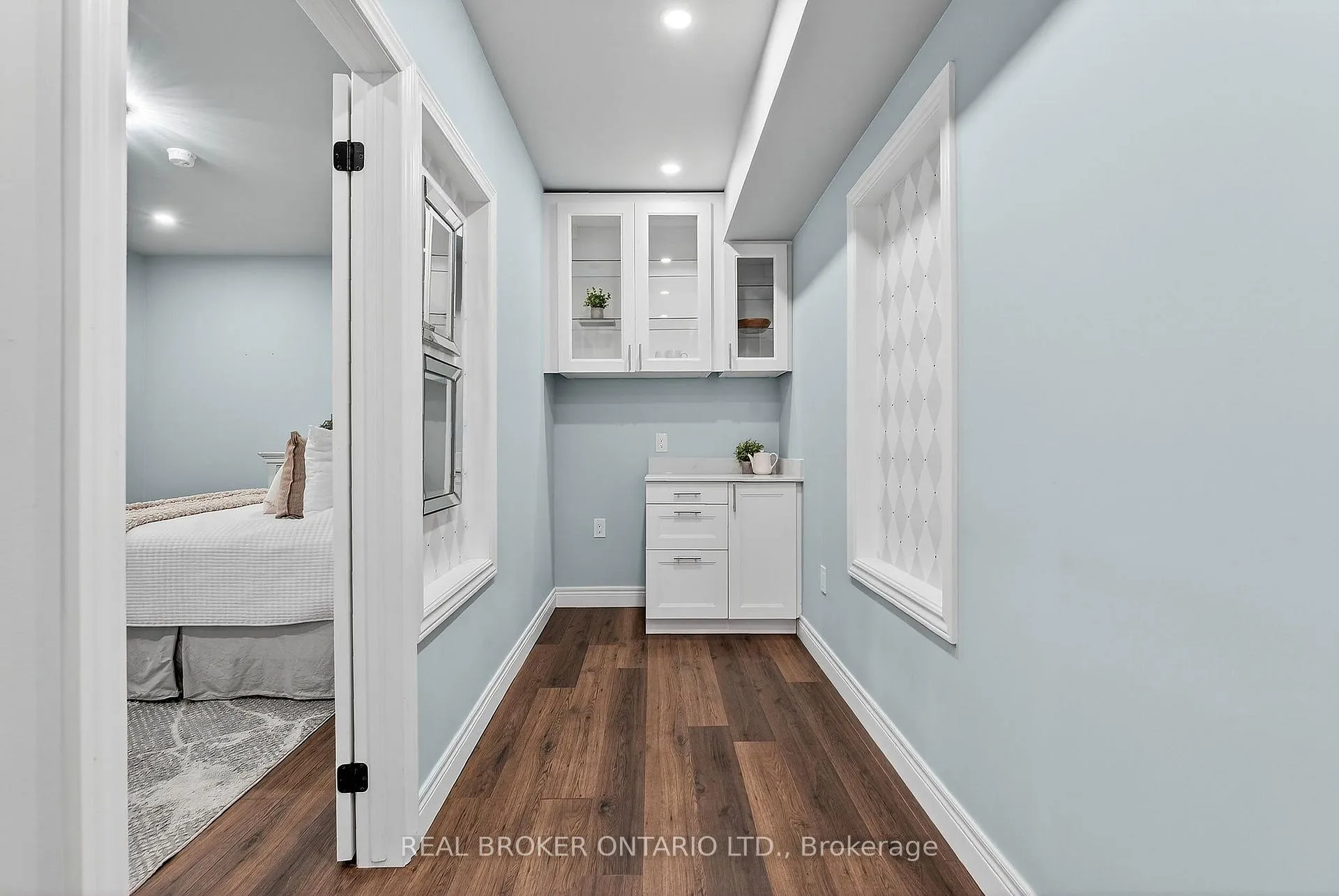 Photo 39 of 125 Central Drive, Hamilton, Ancaster — HOMEH