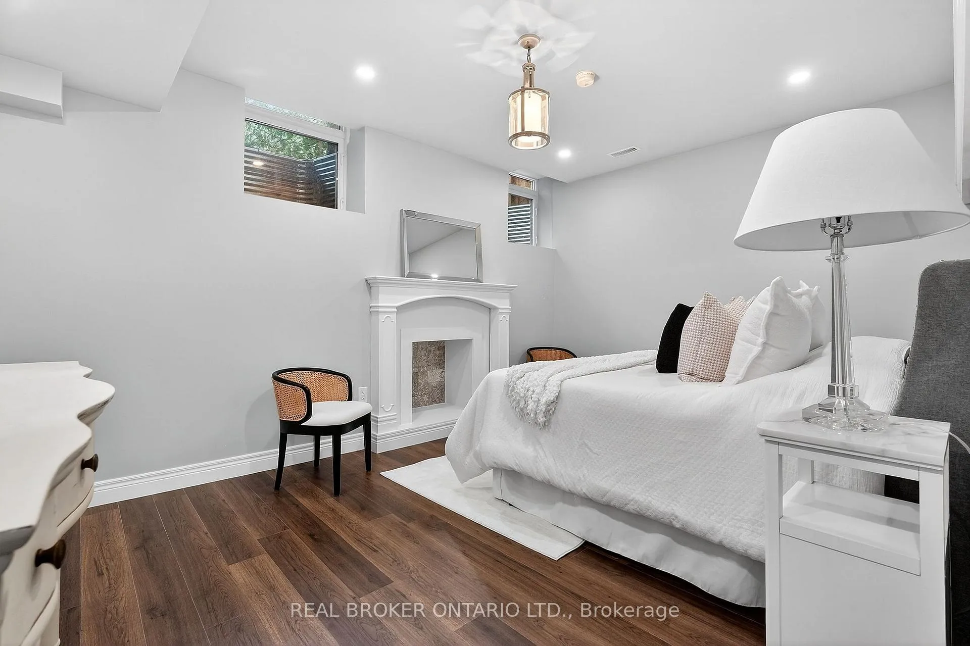 Photo 44 of 125 Central Drive, Hamilton, Ancaster — HOMEH