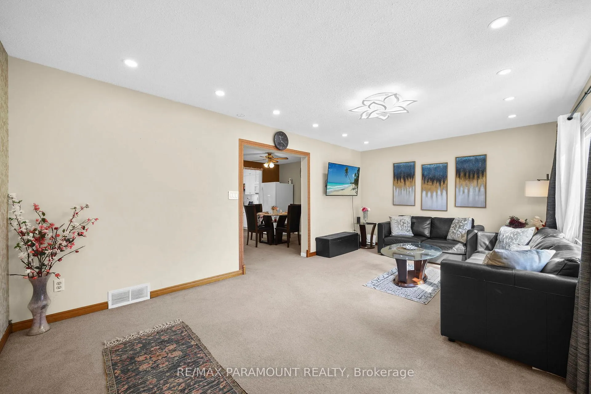 Photo 11 of Unit 4, 85 Albright Road, Hamilton, Vincent — HOMEH