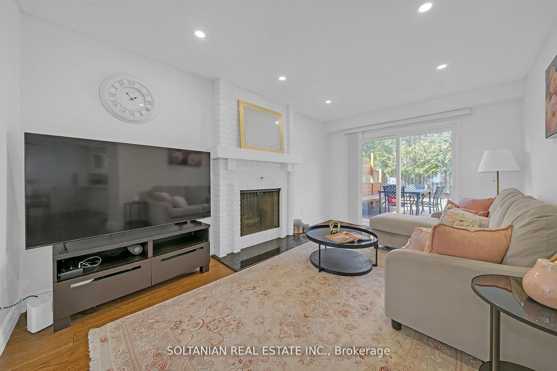 Photo 3 of 54 Braeburn Drive, Markham, Aileen-Willowbrook — HOMEH