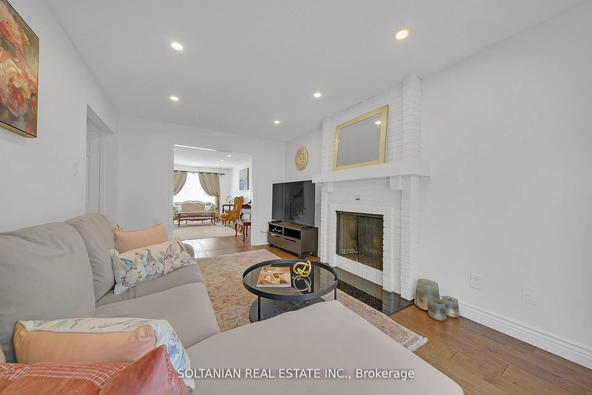 Photo 5 of 54 Braeburn Drive, Markham, Aileen-Willowbrook — HOMEH
