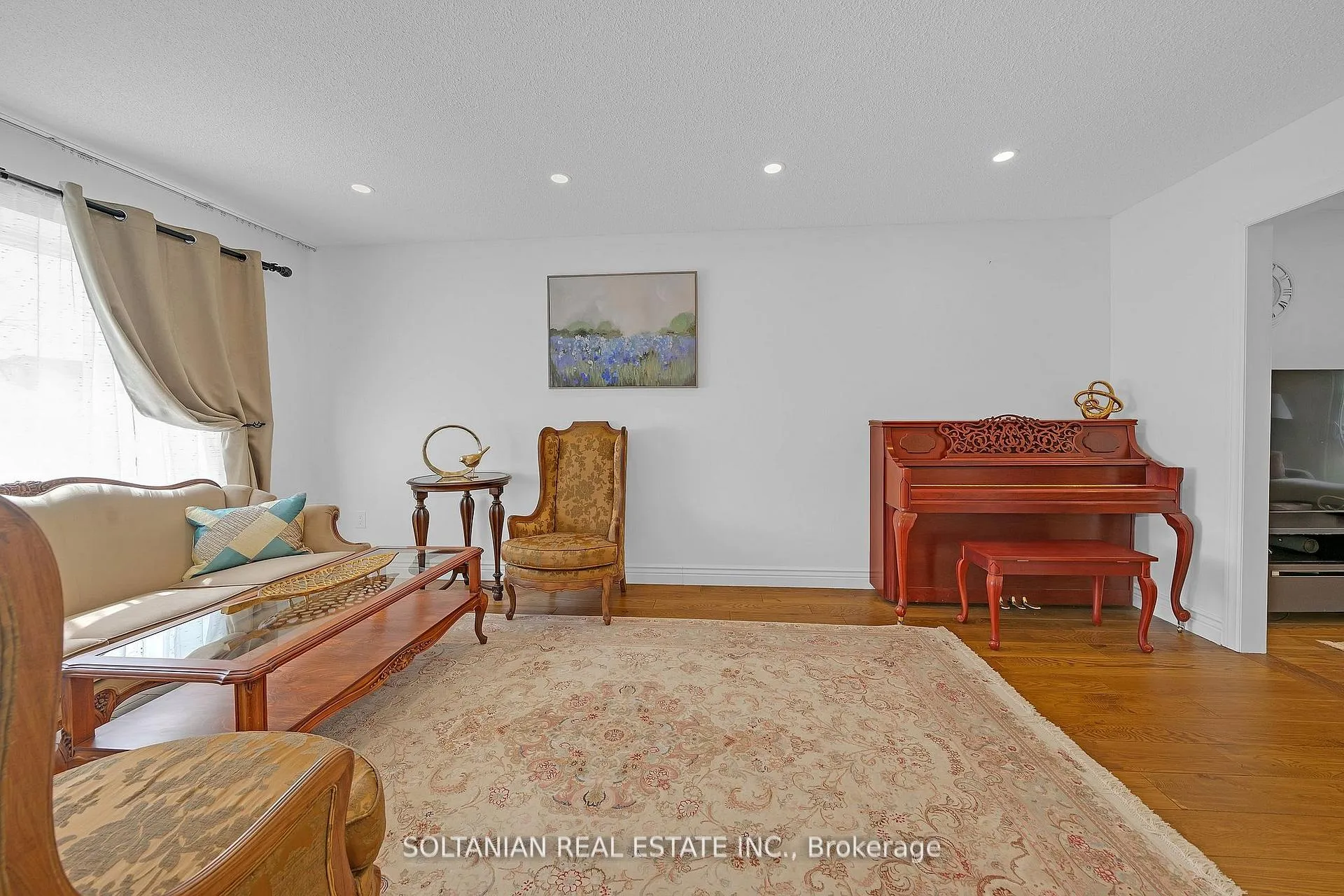 Photo 7 of 54 Braeburn Drive, Markham, Aileen-Willowbrook — HOMEH
