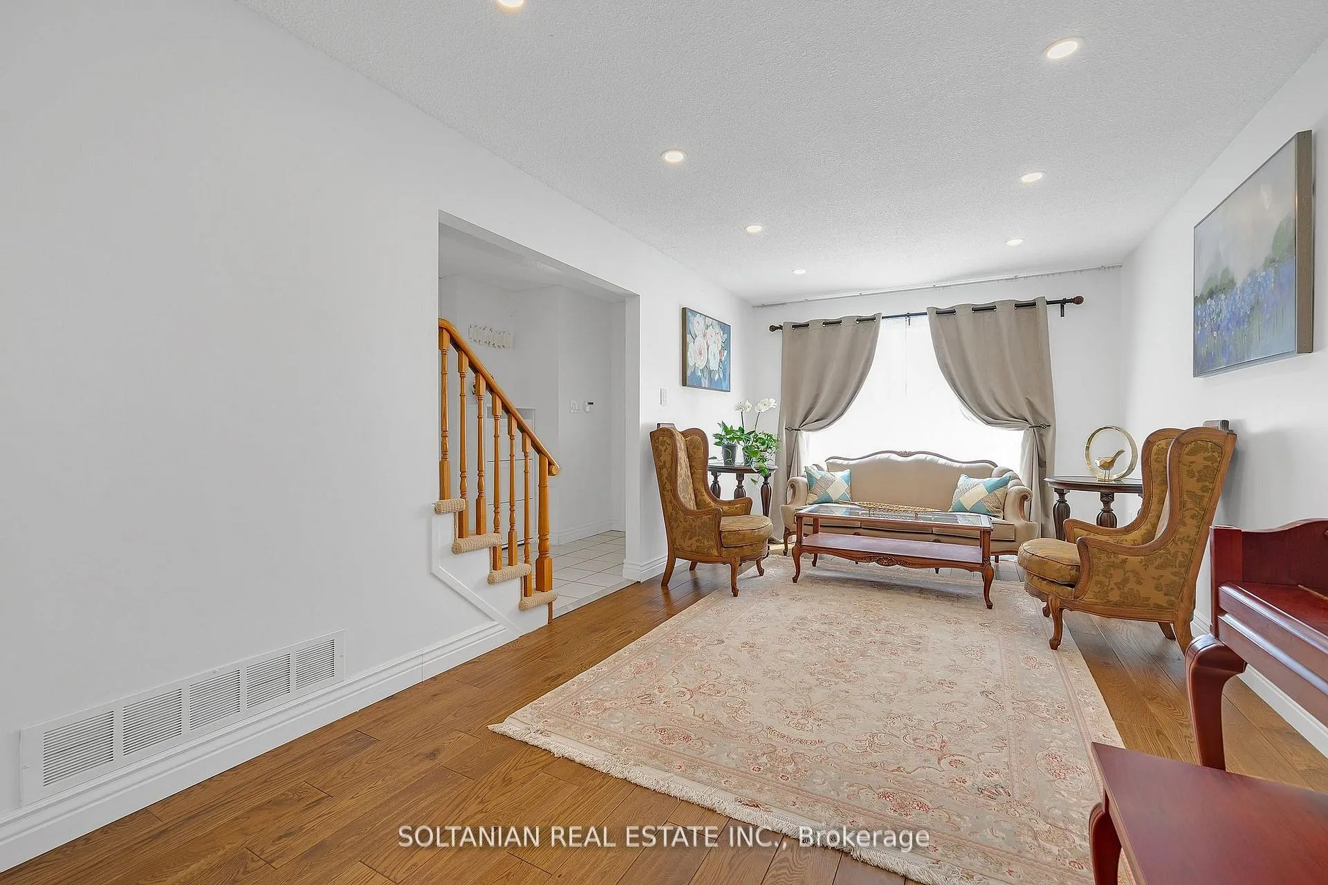 Photo 9 of 54 Braeburn Drive, Markham, Aileen-Willowbrook — HOMEH