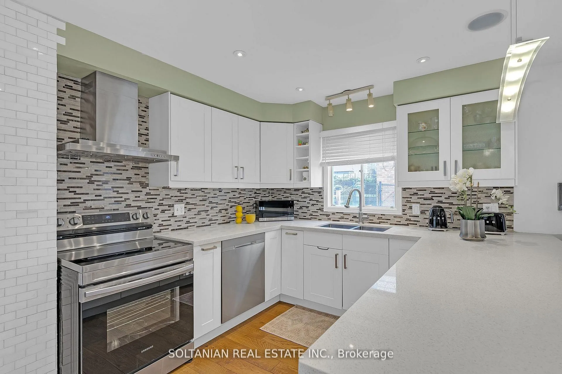 Photo 12 of 54 Braeburn Drive, Markham, Aileen-Willowbrook — HOMEH