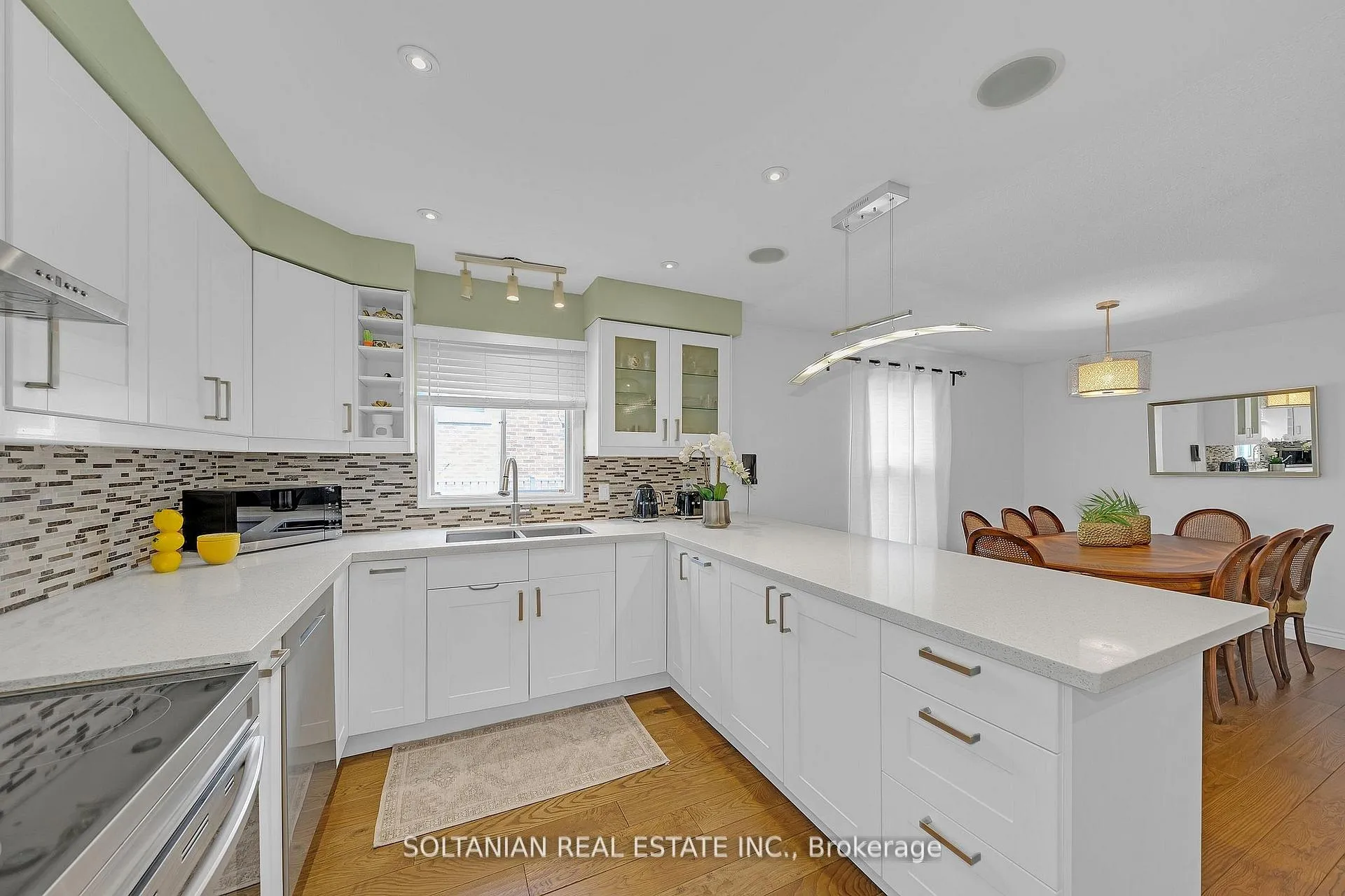 Photo 13 of 54 Braeburn Drive, Markham, Aileen-Willowbrook — HOMEH