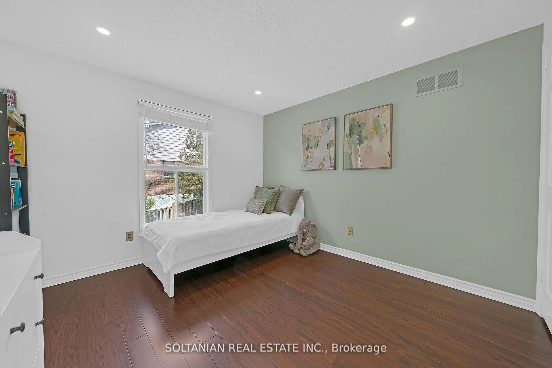 Photo 25 of 54 Braeburn Drive, Markham, Aileen-Willowbrook — HOMEH