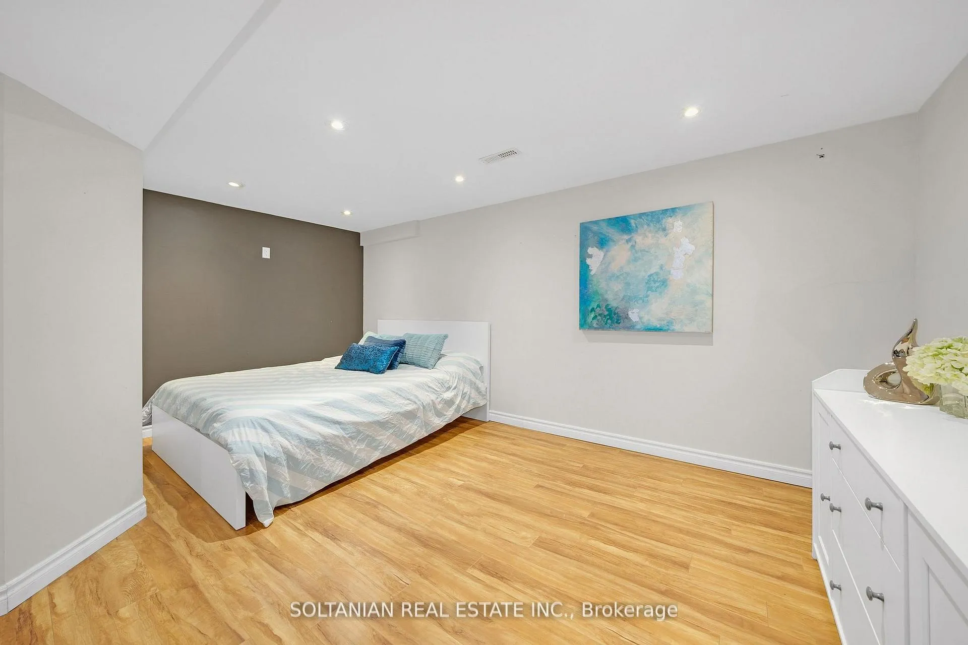 Photo 34 of 54 Braeburn Drive, Markham, Aileen-Willowbrook — HOMEH