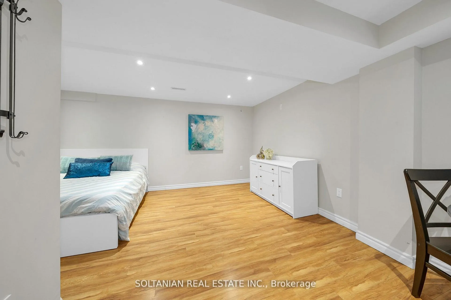 Photo 35 of 54 Braeburn Drive, Markham, Aileen-Willowbrook — HOMEH