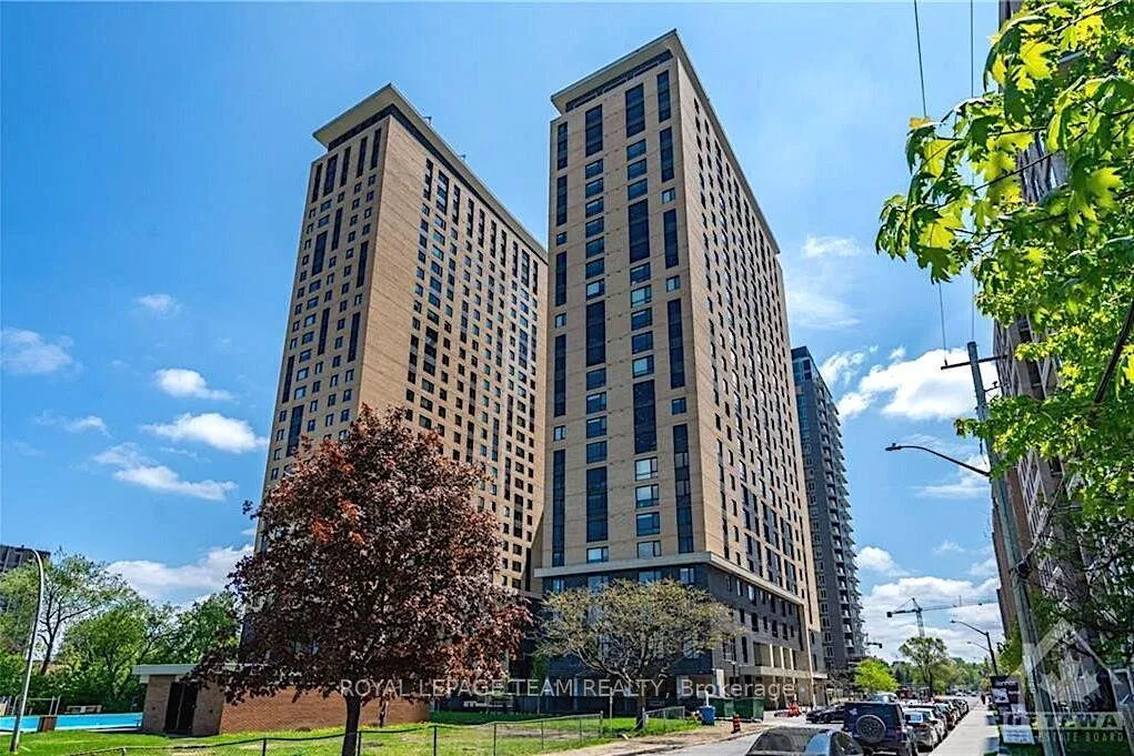 Front of Unit 703, 105 Champagne Street S