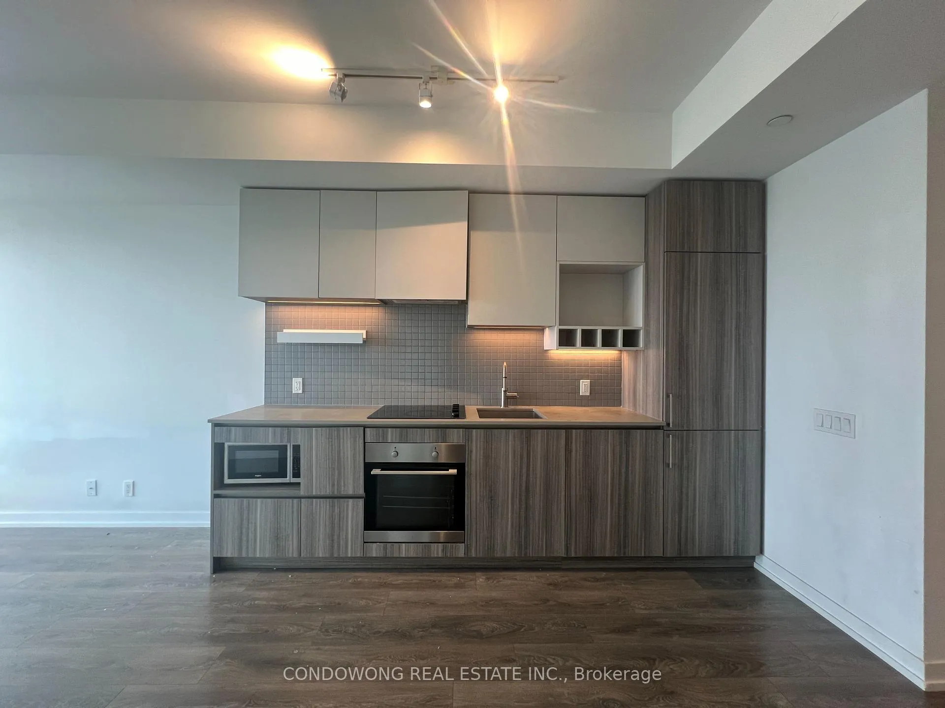 Photo 3 of Unit 3101, 5 Buttermill Avenue, Vaughan, Vaughan Corporate Centre — HOMEH